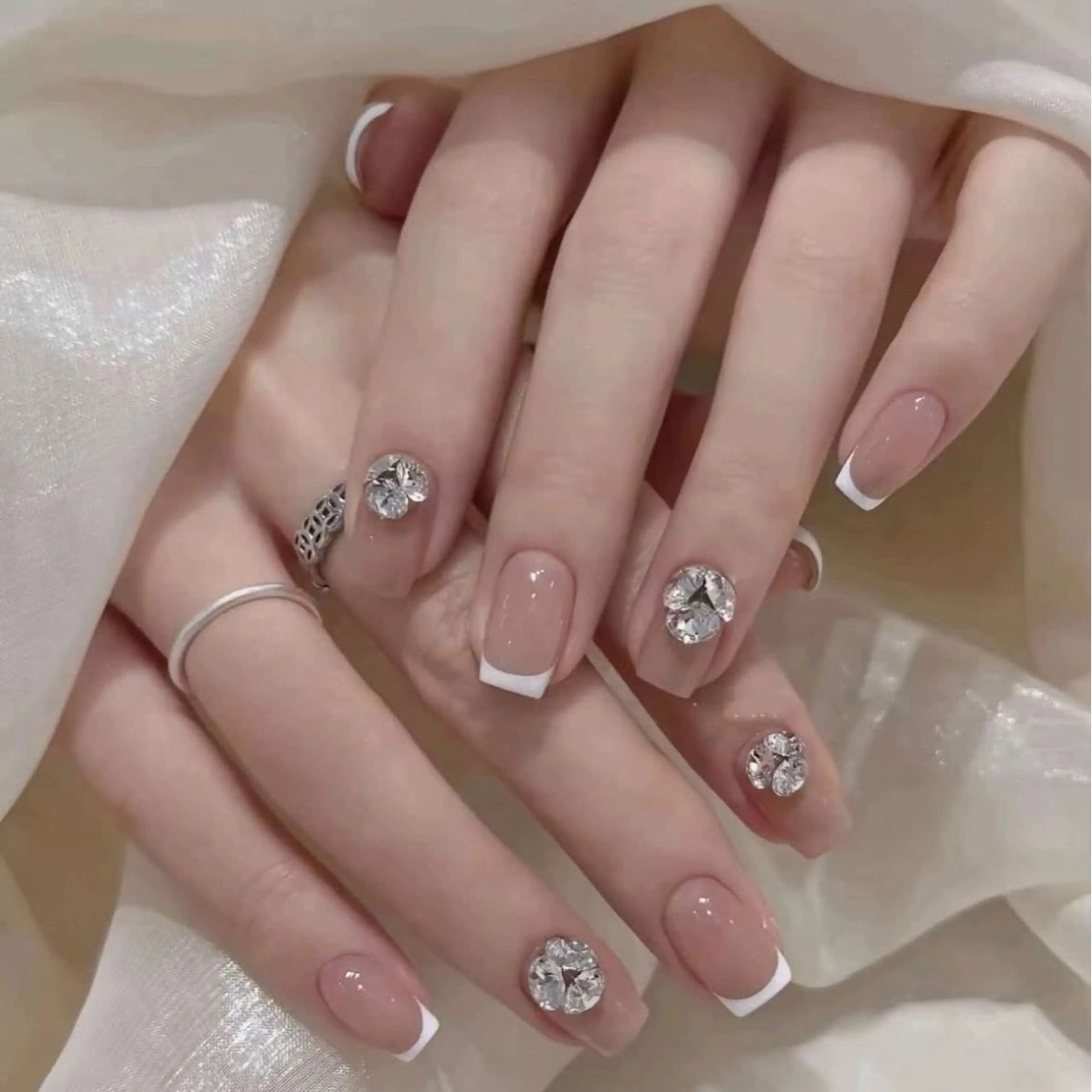 ネイル チークネイル フットネイル フレンチネイル グラデーション 韓国ネイル ハンドネイル Ribbon nails salon所属・Ribbonnail salonのネイルデザイン