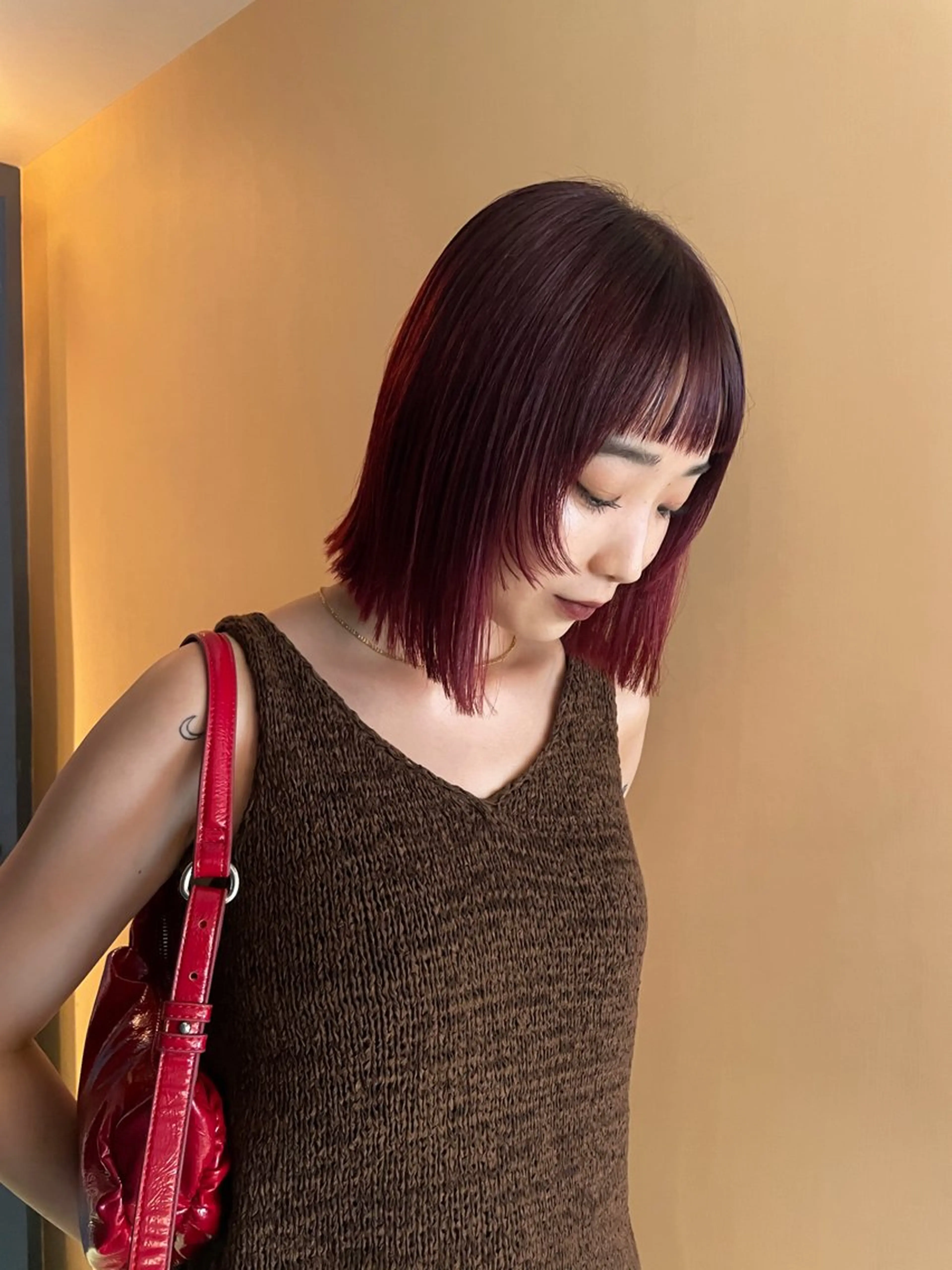 ショート カラー ヘアアレンジ レッドカラー ボブ 顔周りカット レイヤーカット カット ヘアカラー ハッシュカット/ 韓国ヘア☽⋰mahoのヘアスタイル