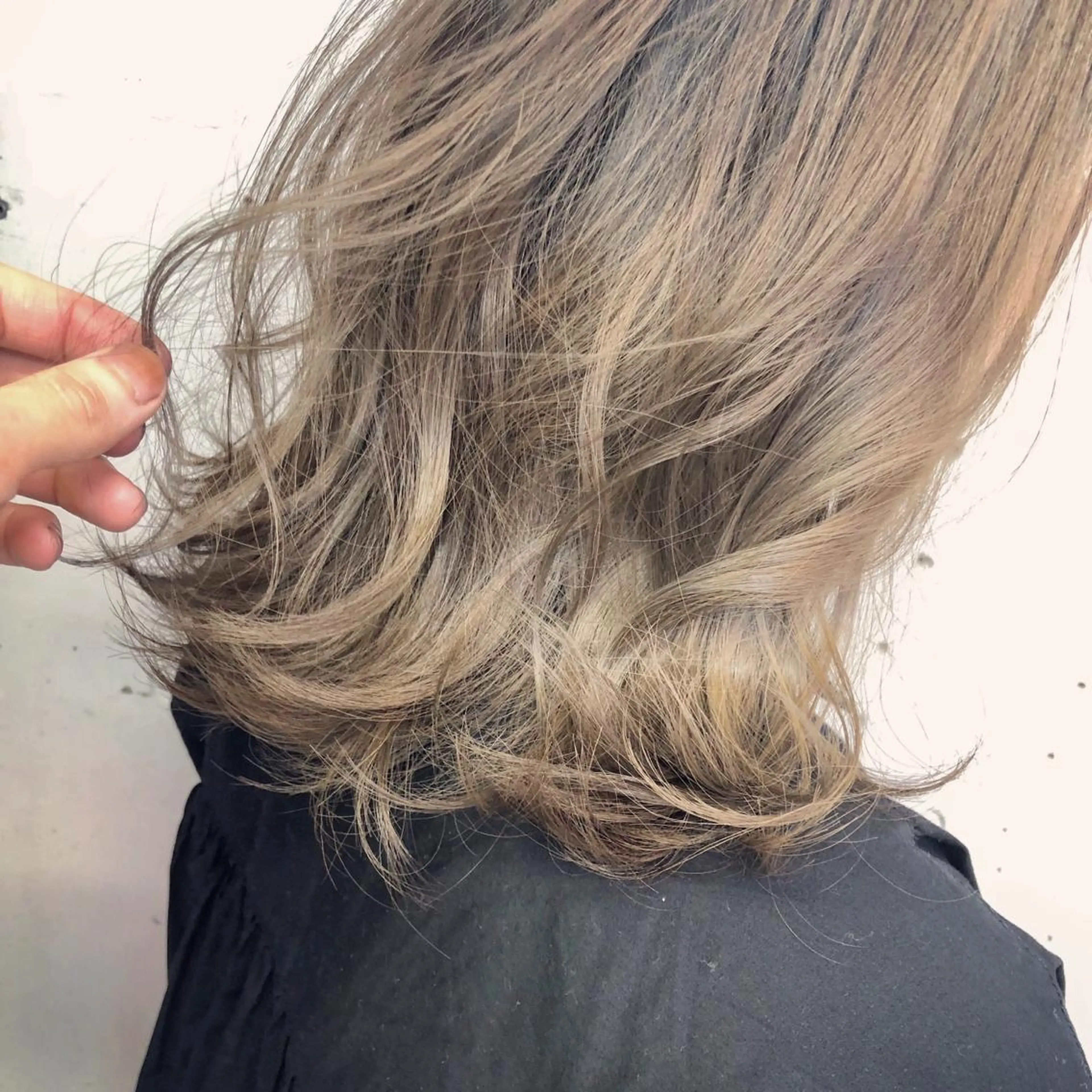 ミディアム カラー ヘアカラー トリートメント ヘアセット ☘️ブリーチ/ハイト ーン/レイヤー/のヘアスタイル