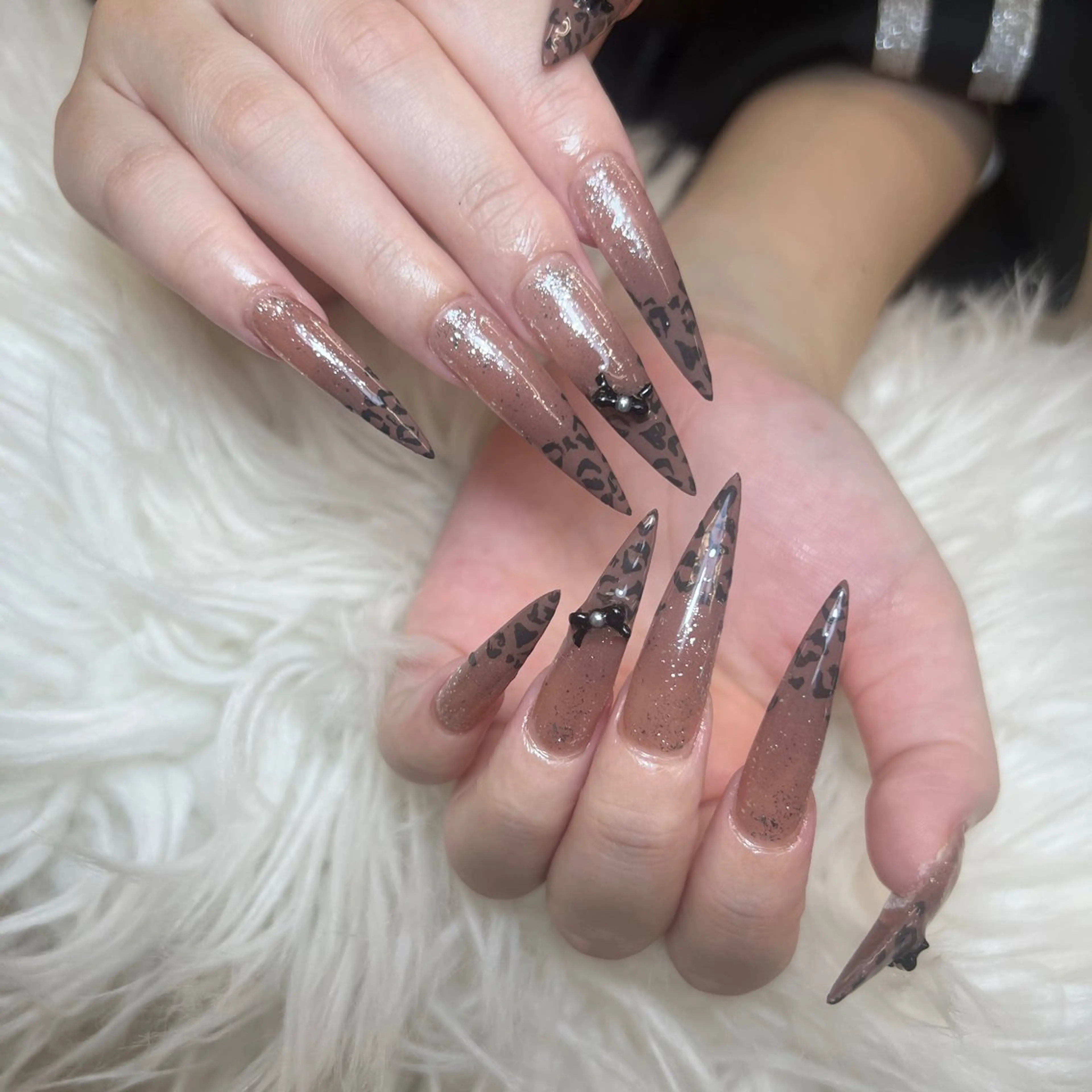 ネイル アートネイル オーロラネイル チークネイル 長さ出し フットネイル ハンドネイル フットネイル ハンドケア Noiranail_ studio所属・Noiranail_ studioのネイルデザイン