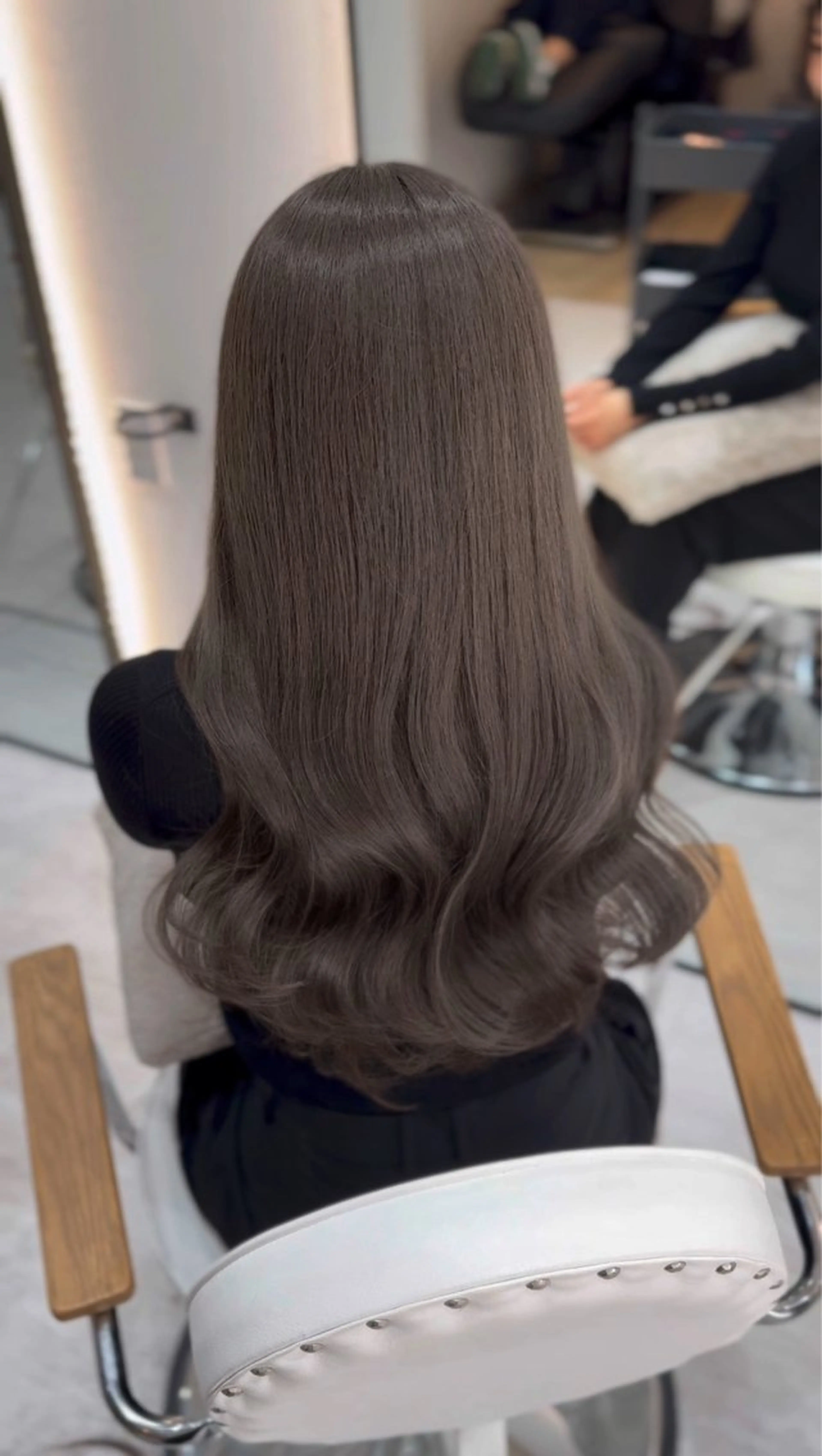 ロング ヘアカラー トリートメント 🩶レイヤー/艶髪/ 顔周り/韓国風/輝士のヘアスタイル