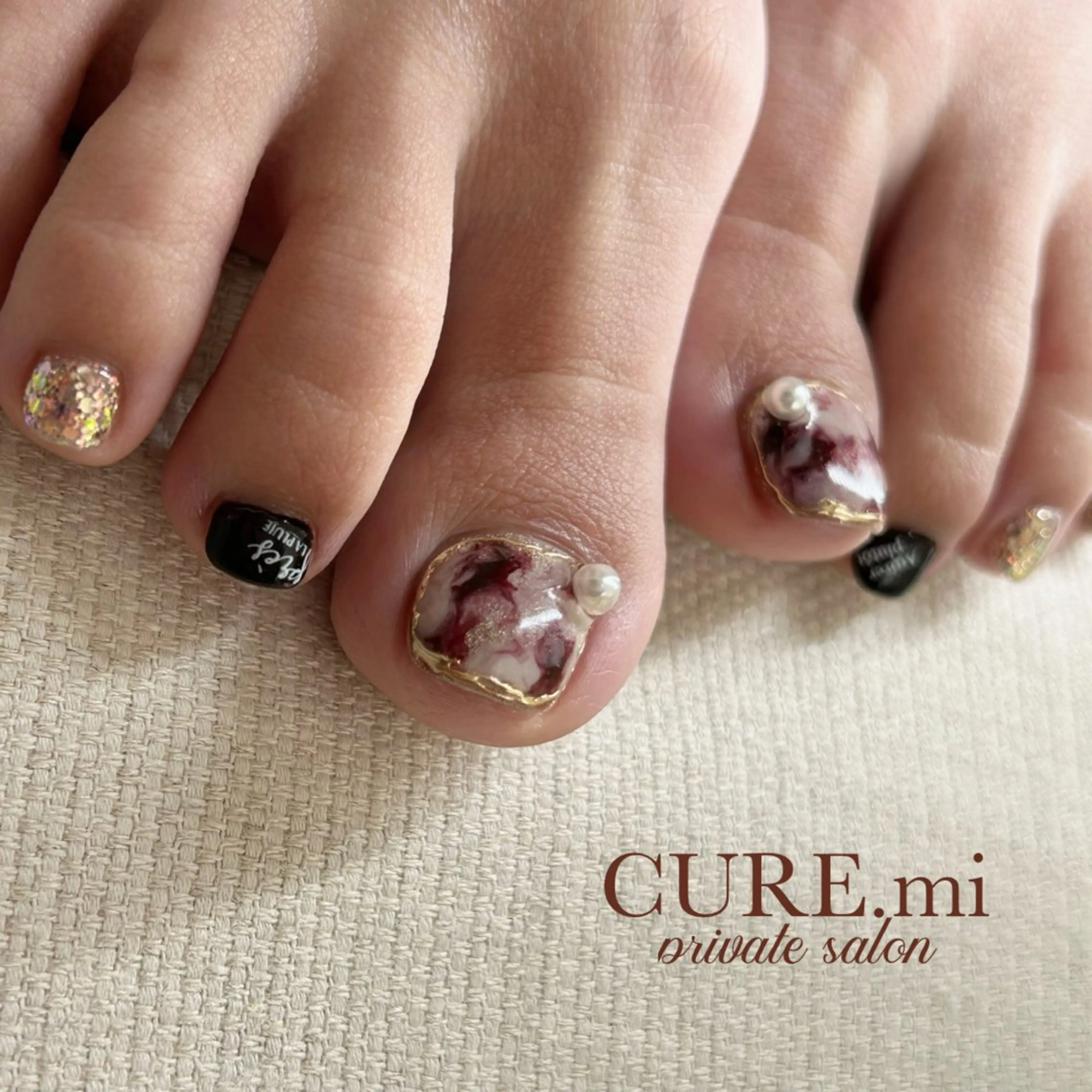ネイル フットネイル キラキラネイル フットネイル CURE.mi所属・伊藤 美香のネイルデザイン