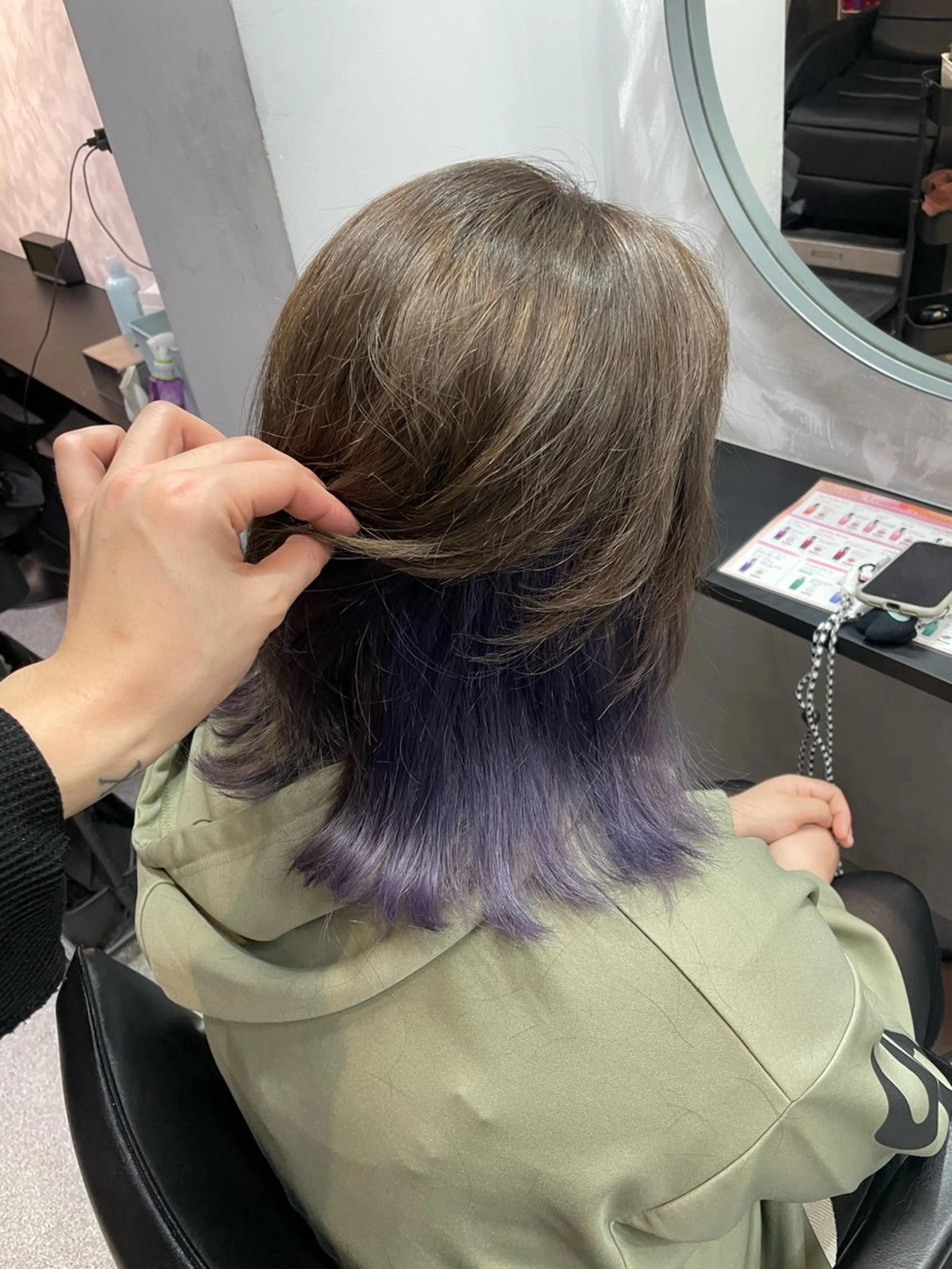 ミディアム カラー ラベンダーカラー カット ヘアカラー トリートメント ケアブリーチ/ エクステ/レイヤーのヘアスタイル