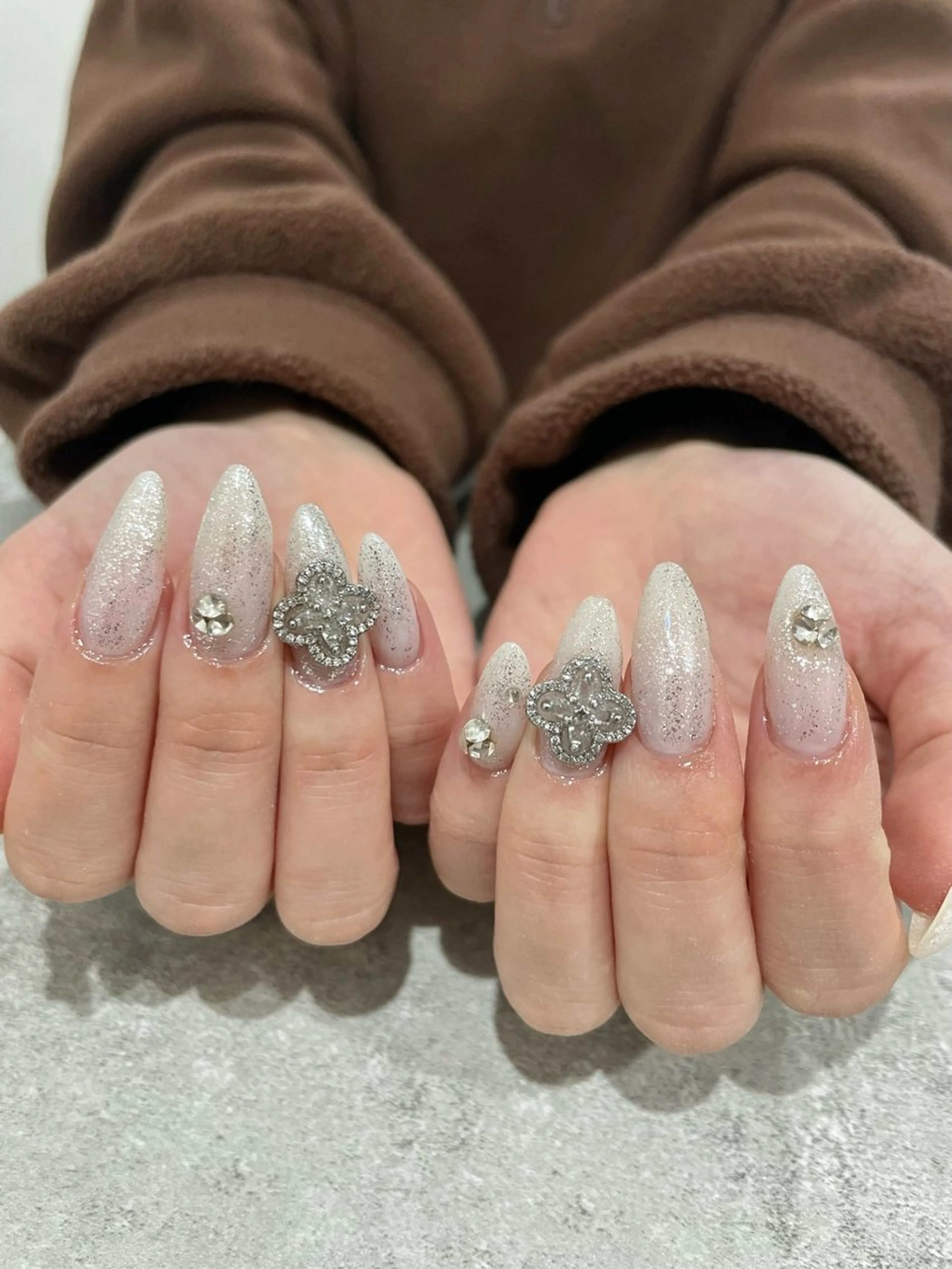 ネイル 持ち込み ハンドネイル Raviliss ♡のネイルデザイン