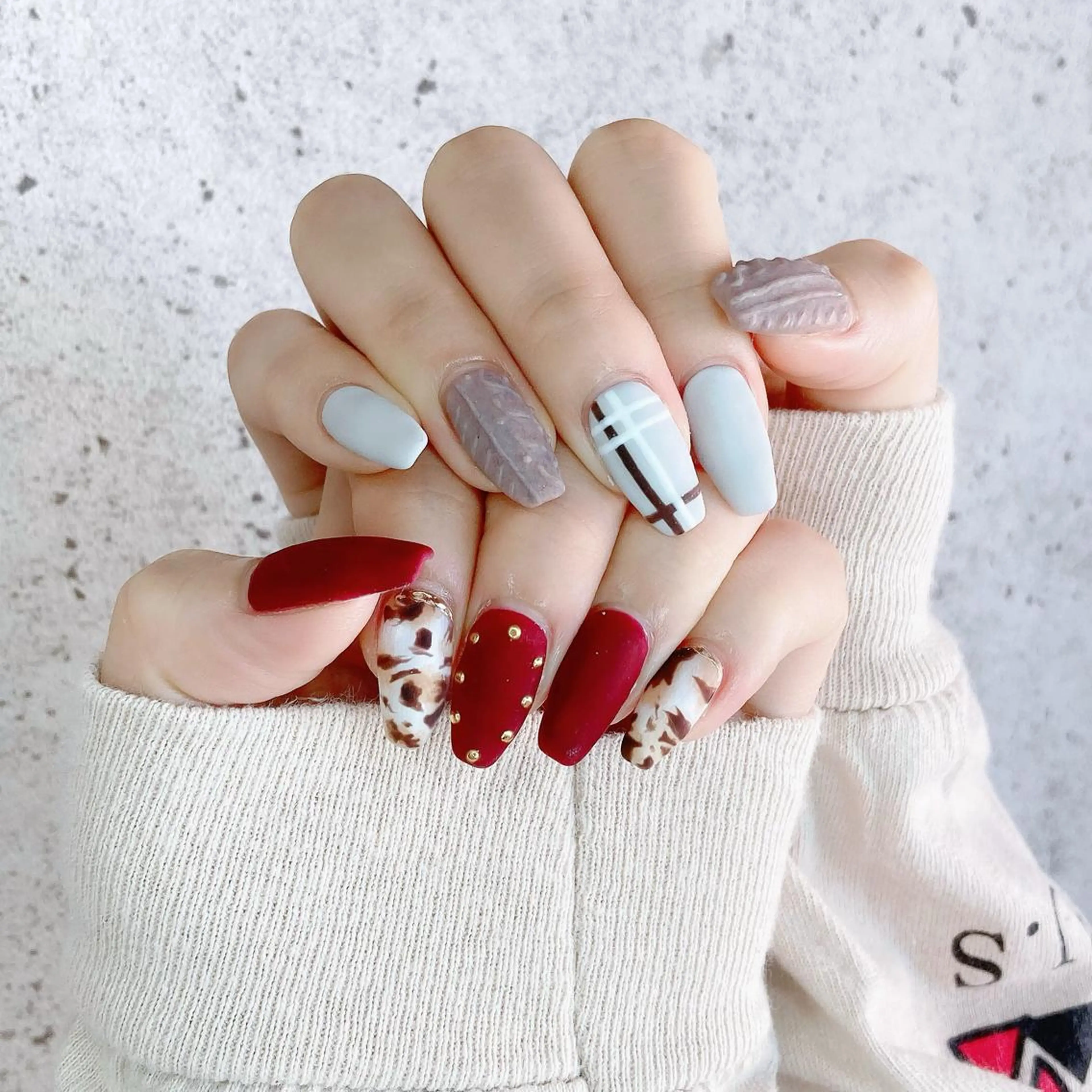 ネイル アニマル柄 ジェルネイル マットネイル パラジェル 冬ネイル ハンドネイル Nail Kのネイルデザイン