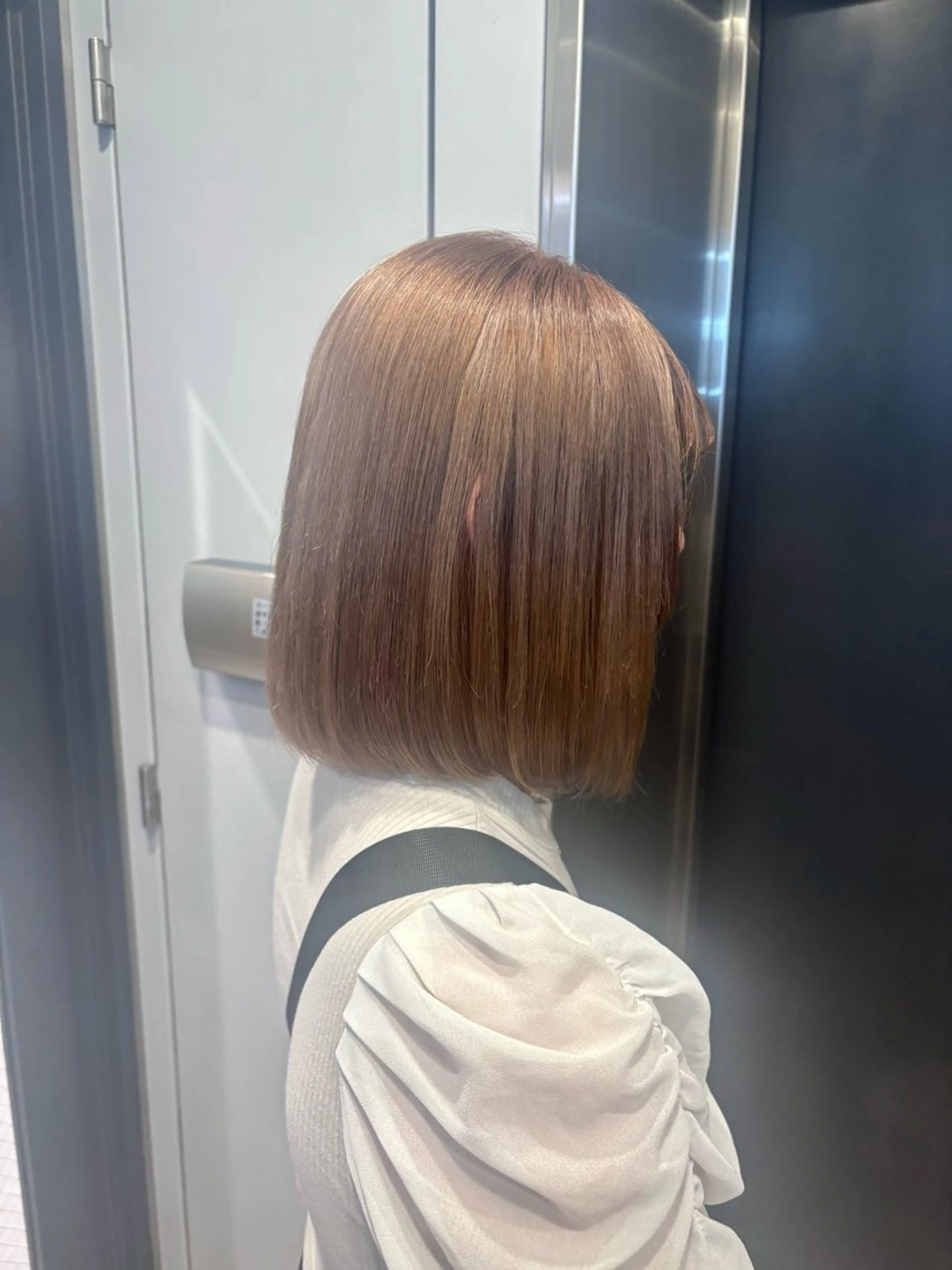 【人気メニュー✨️】ブリーチリタッチ➕透明感カラー‎🤍➕簡単トリートメント‪💞‬の写真