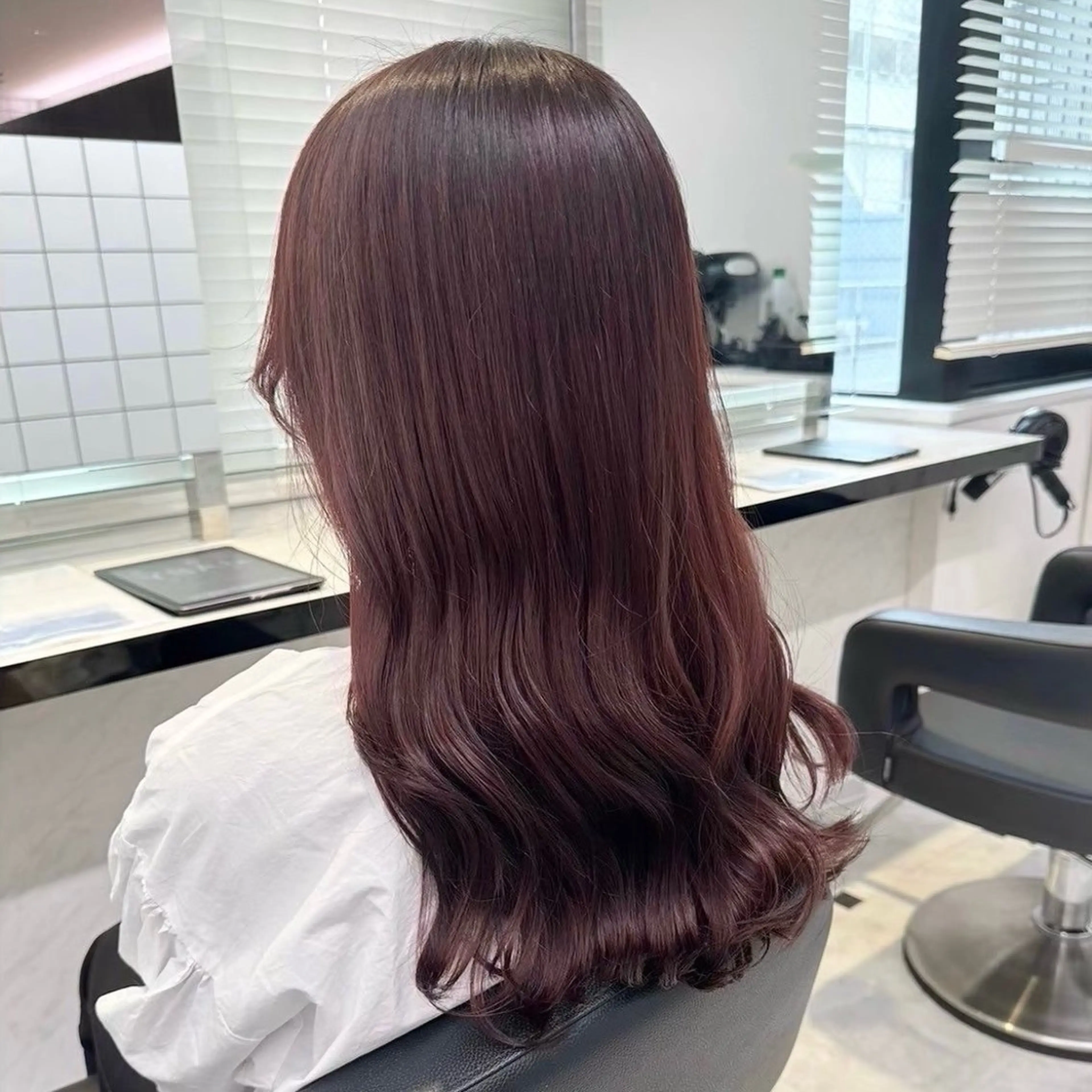 セミロング カラー 🎀🧁ダメージレス 艶髪カラー🧁🎀のヘアスタイル