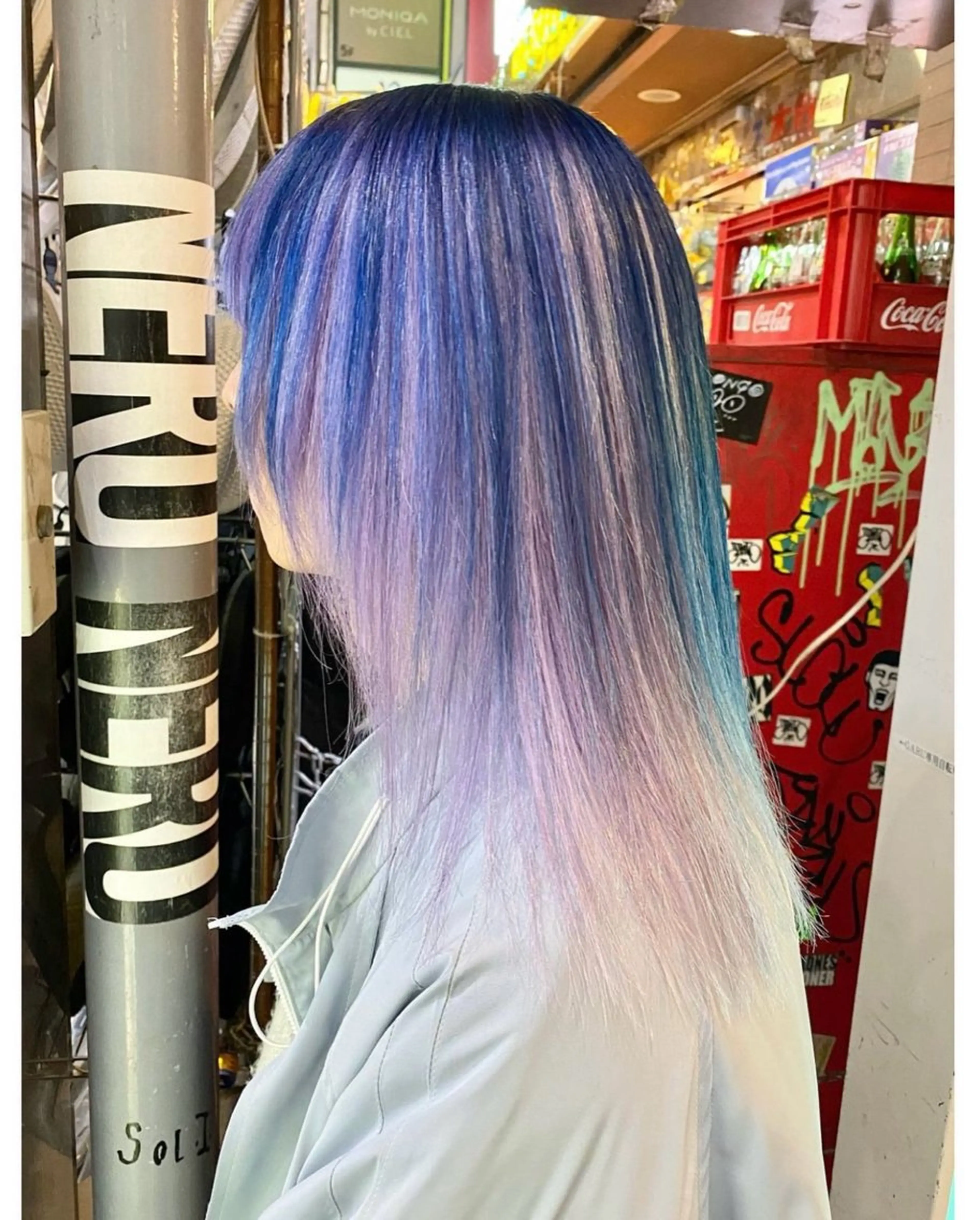 ミディアム カラー ブリーチ ラベンダーカラー ネイビーカラー ヘアカラー GARU-ガル-所属・TSUNO🦖 派手髪/オタク美容師のヘアスタイル