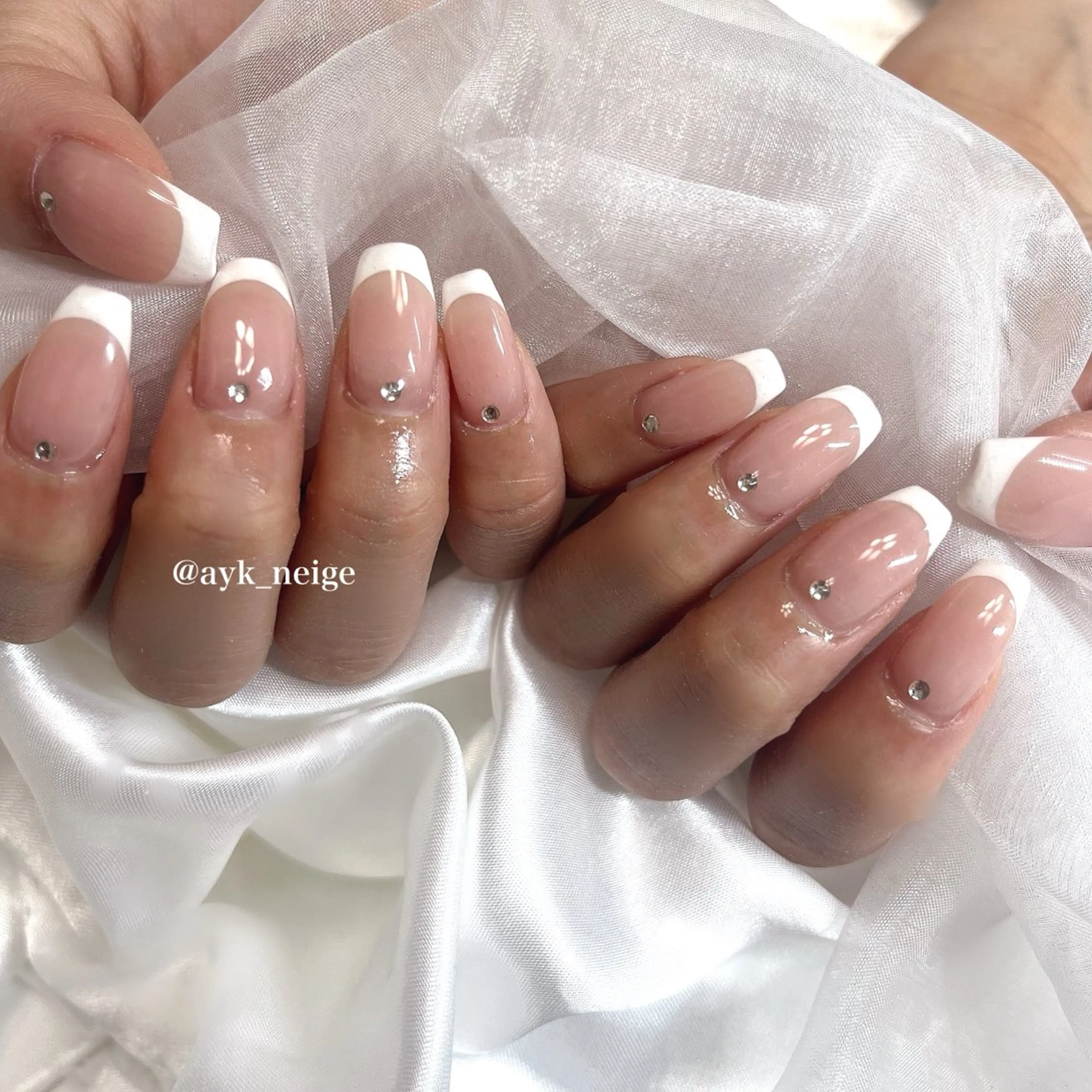 ネイル フットネイル キラキラネイル 韓国ネイル リボン シンプルネイル n'eige nail所属・大谷 綾香のネイルデザイン