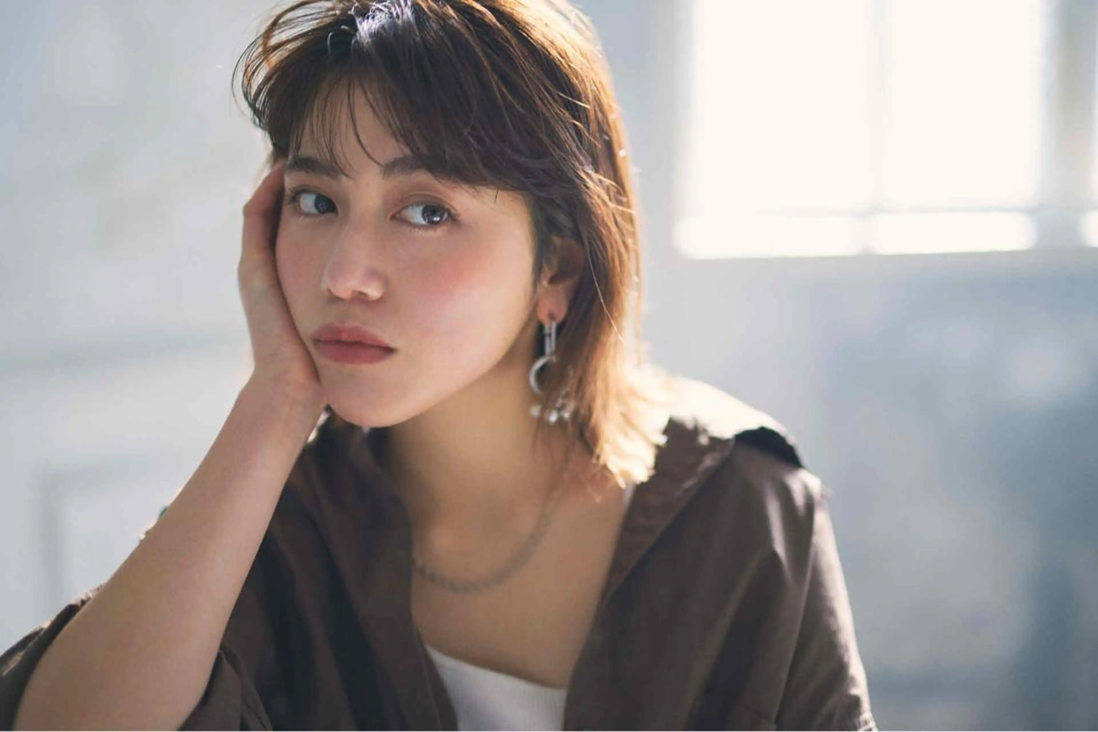 セミロング カラー プレイングカラー🤍 細めハイライトのヘアスタイル