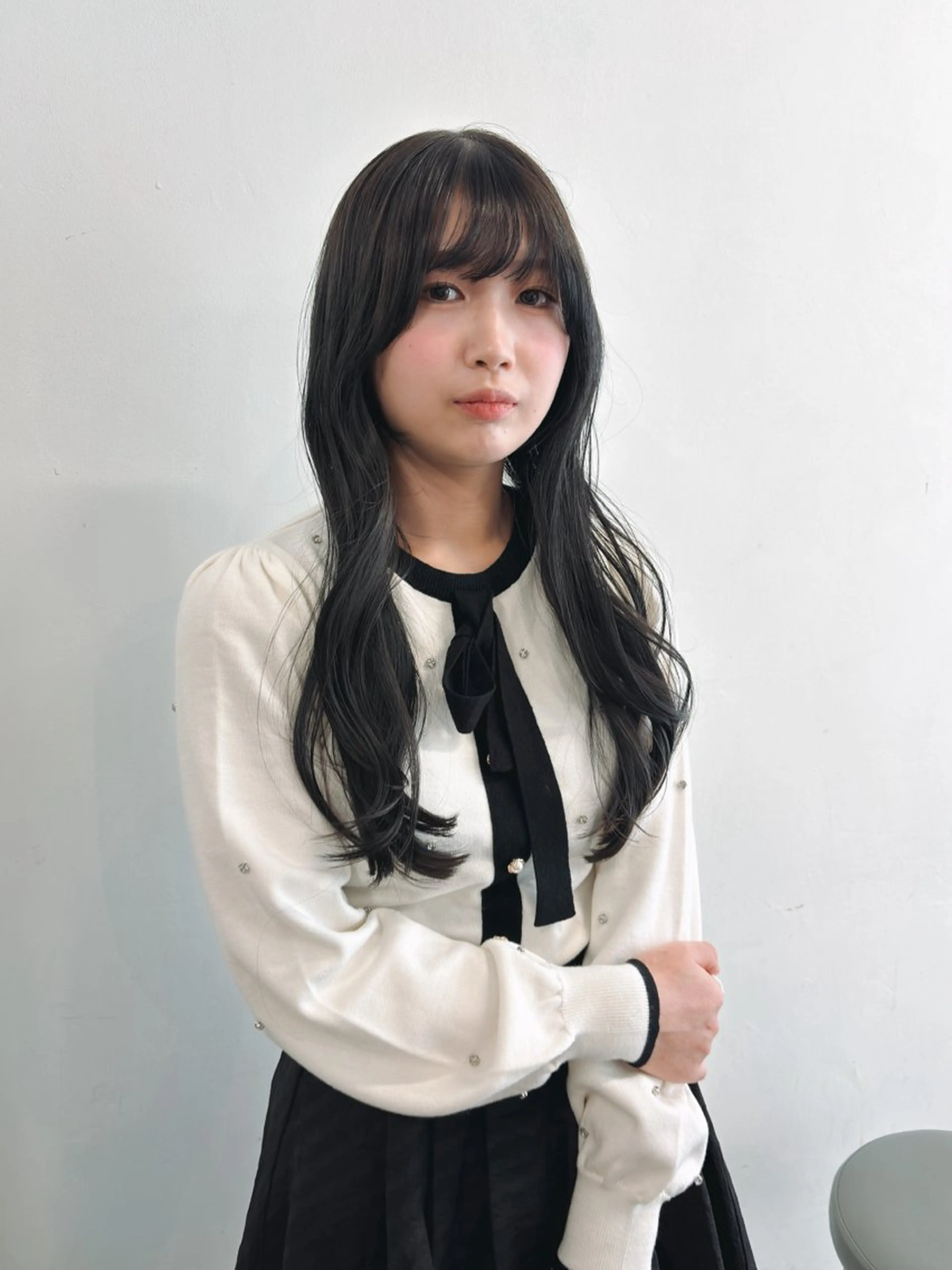 ロング カラー 黒髪 グレーブラック 【韓国レイヤーカット 特化】ハッシュカットのヘアスタイル