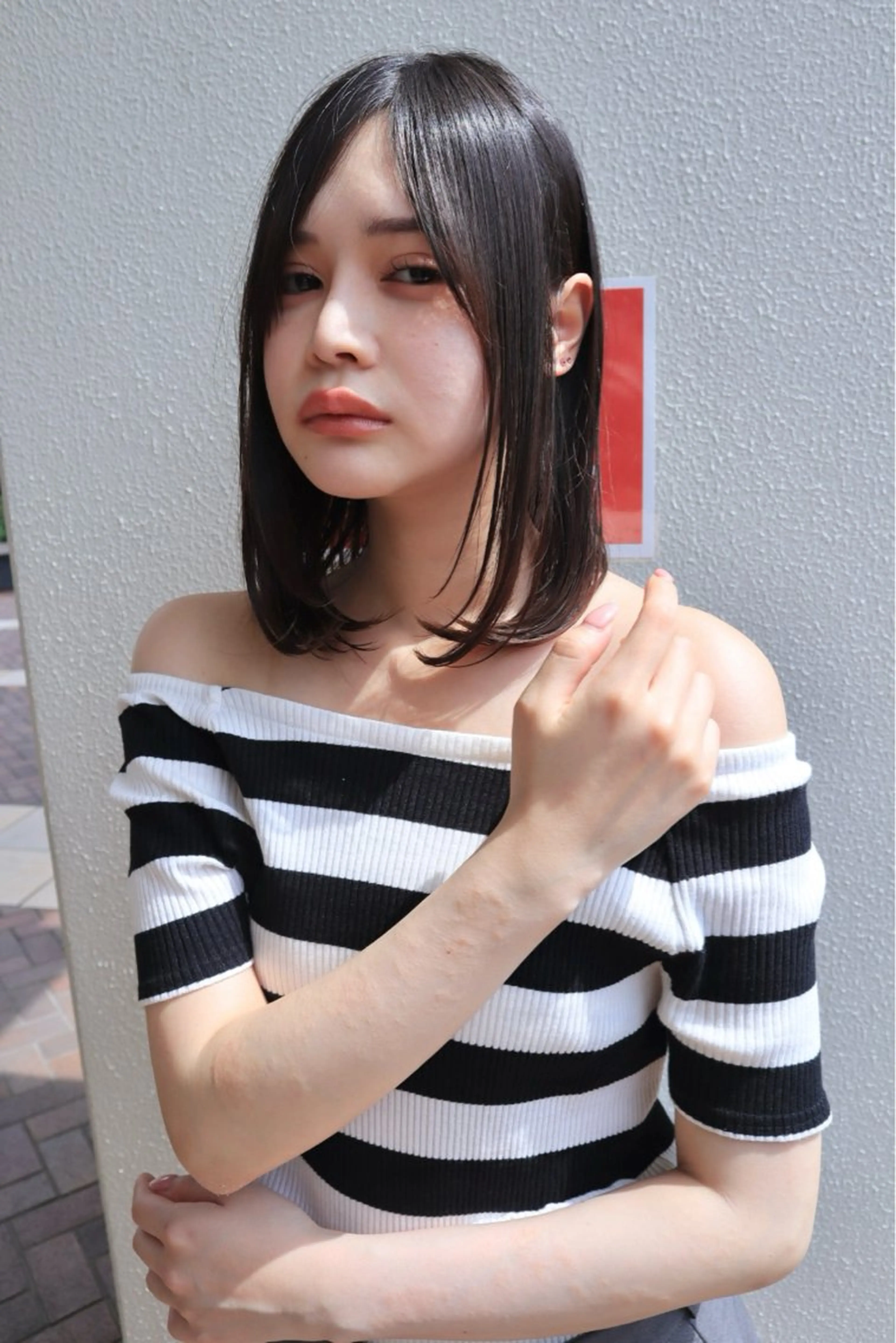 ミディアム カット 小町康耀　ボブ /顔周りレイヤーのヘアスタイル