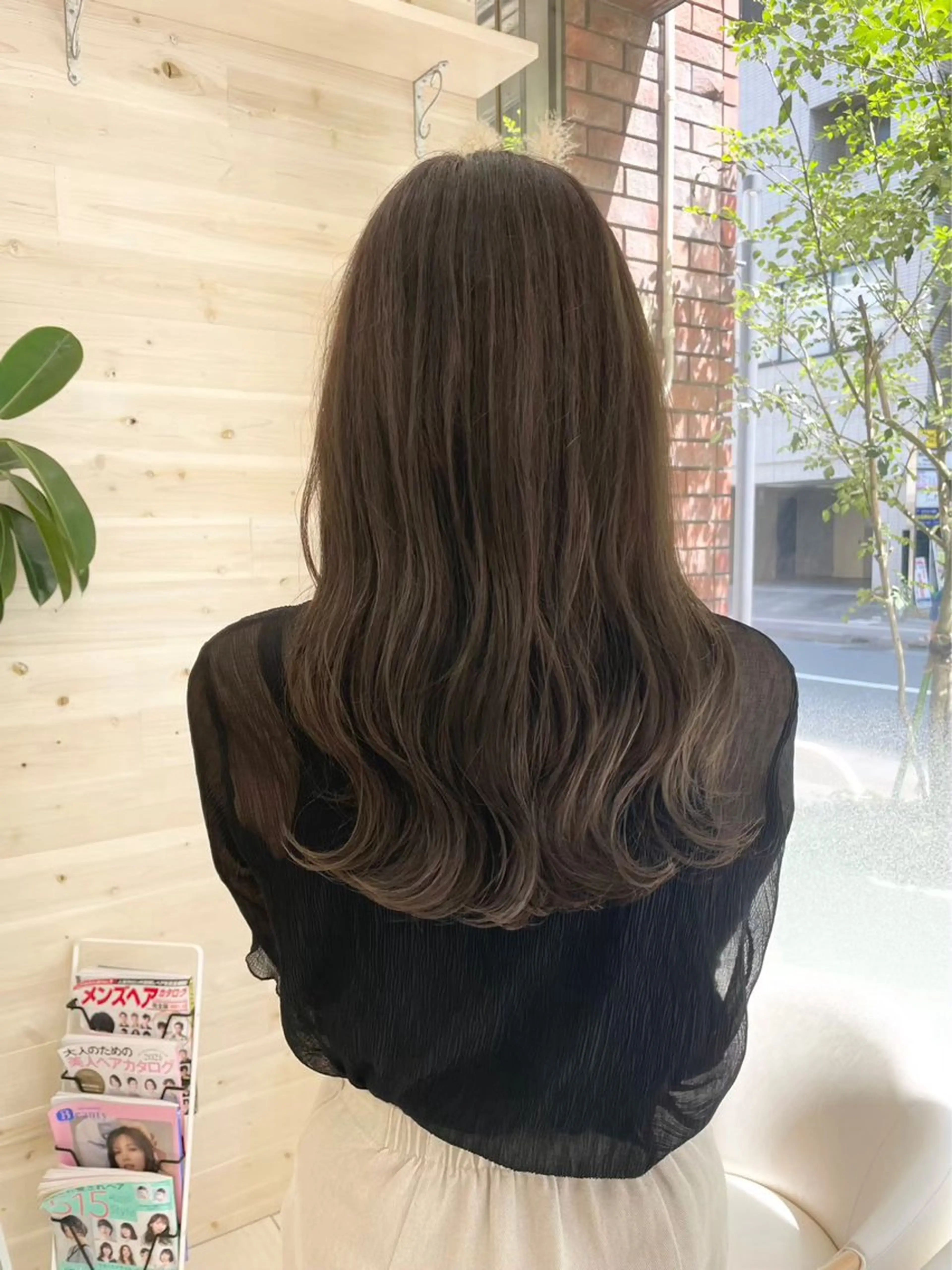 ロング カラー 野口 梨紗のヘアスタイル