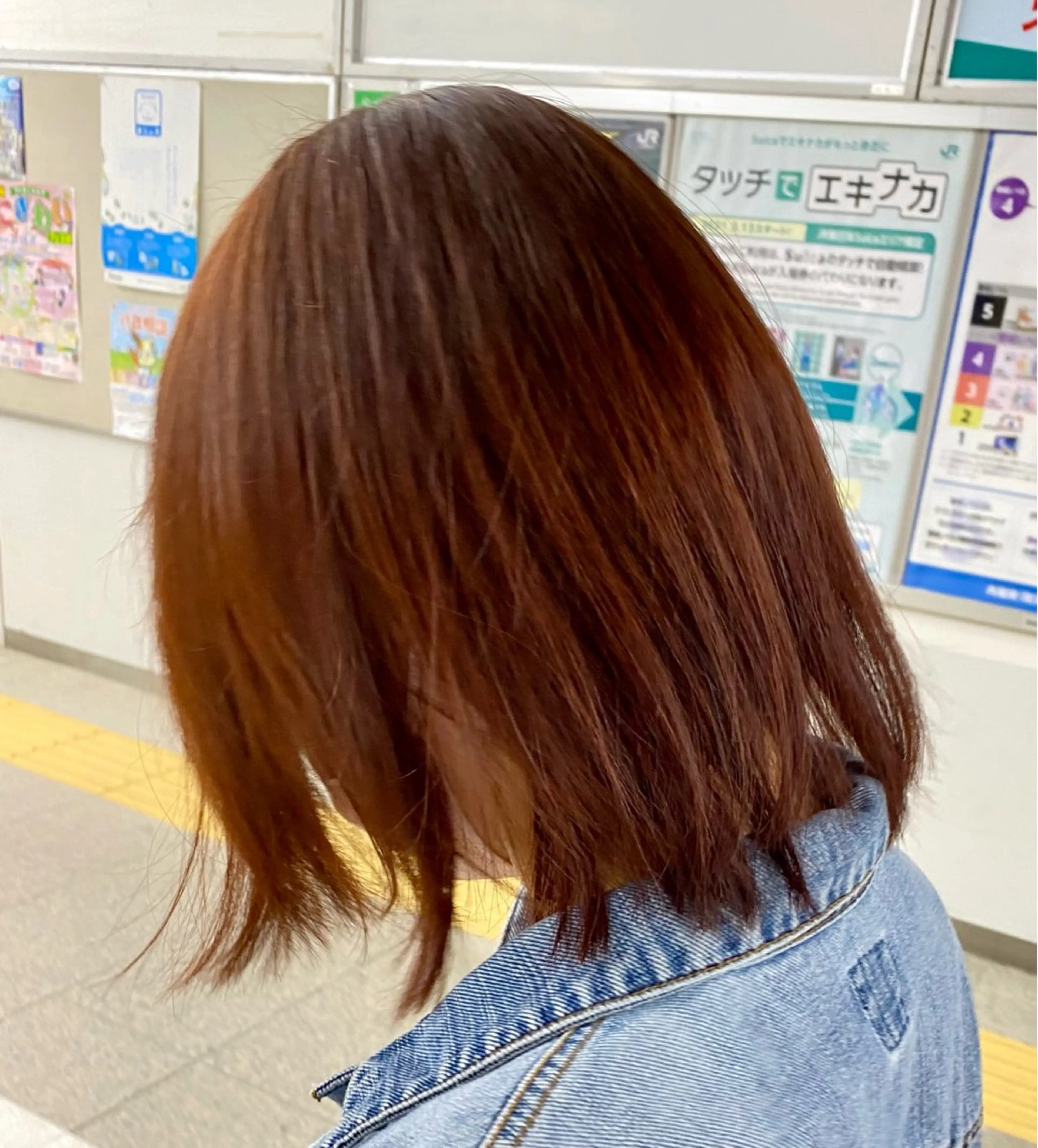 ミディアム カット ヘアカラー イシカワ ユウタのヘアスタイル
