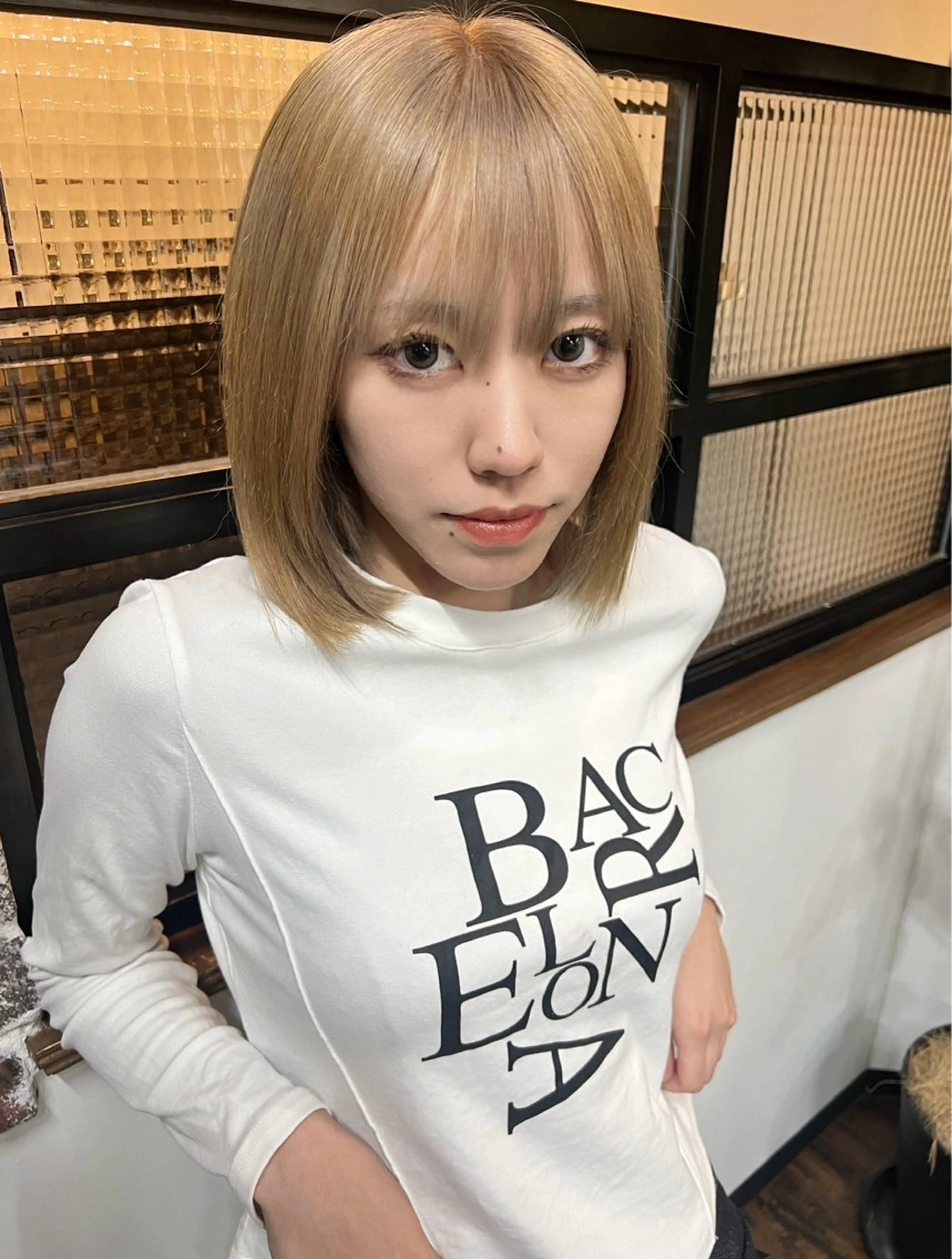 ミディアム カラー ベージュカラー 黒髪 ブリーチ ヘアカラー peige 西村ひなりのヘアスタイル