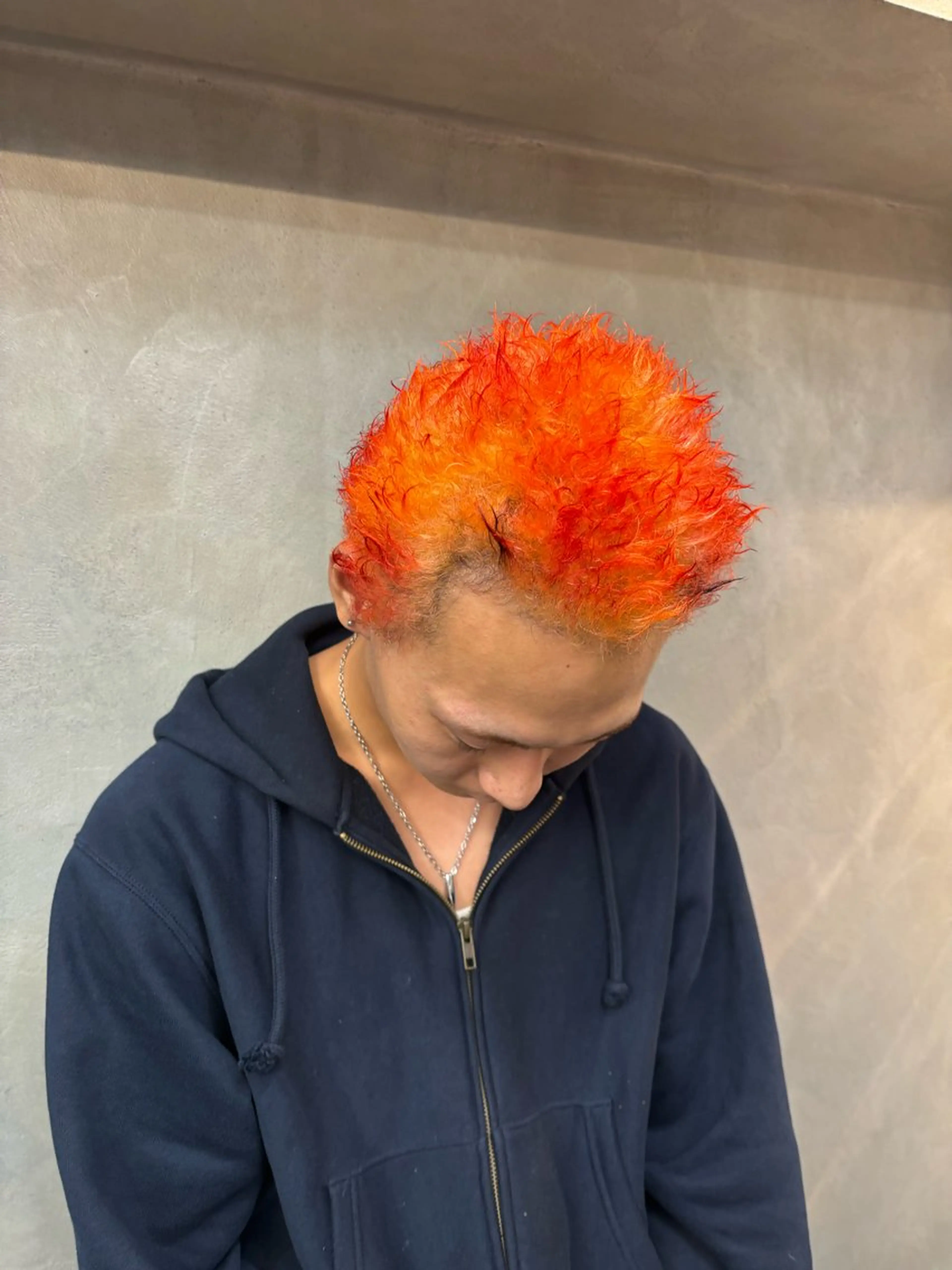 カラー メンズ デザインカラー ヘアカラー TNB TOKYO所属・Insta 指名 No.1KURUMIのヘアスタイル