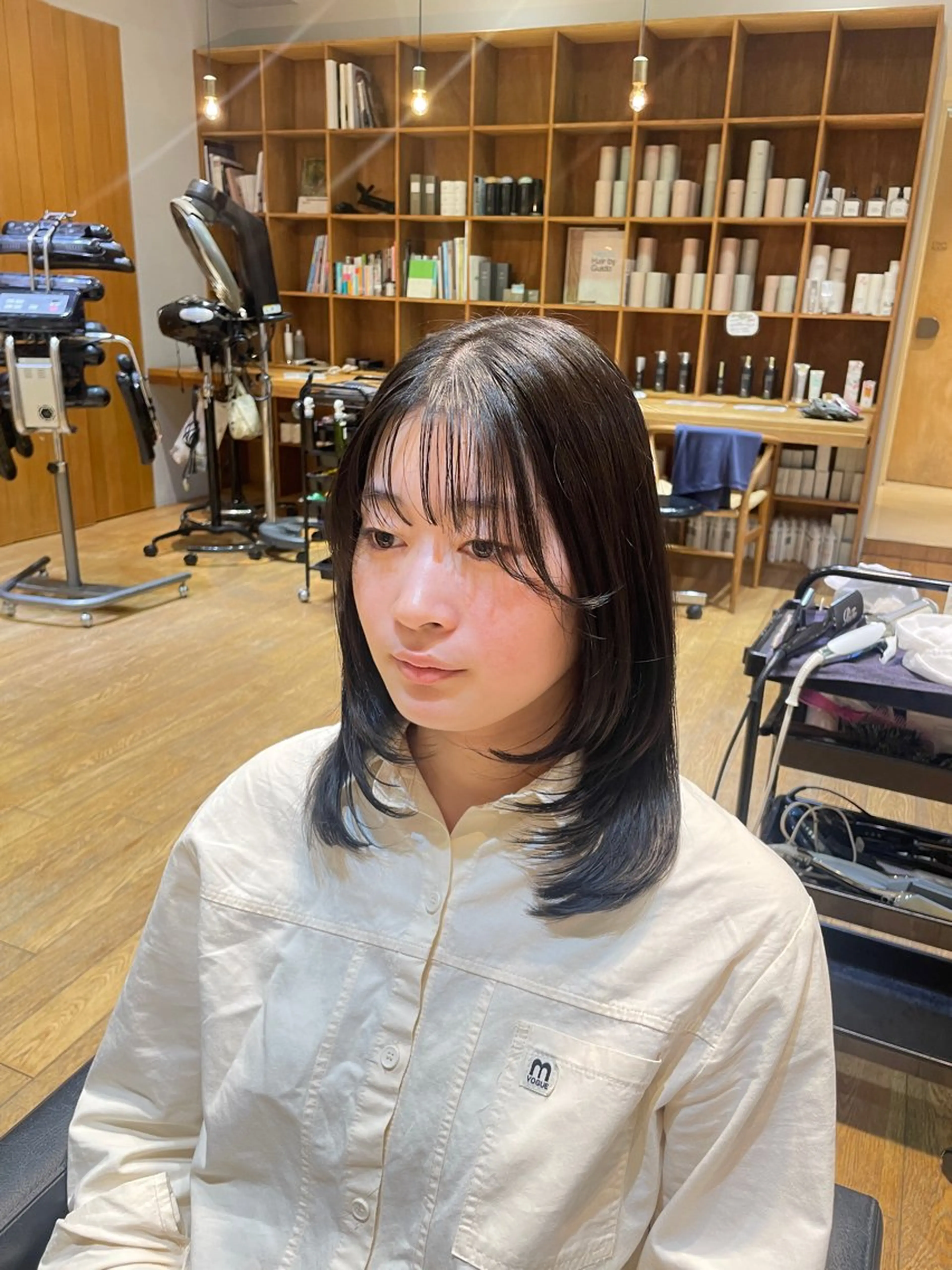 ミディアム カラー ベージュカラー 顔まわりレイヤー レイヤーカット カット ヘアカラー トリートメント 縮毛矯正/レイヤー /ひかるのヘアスタイル