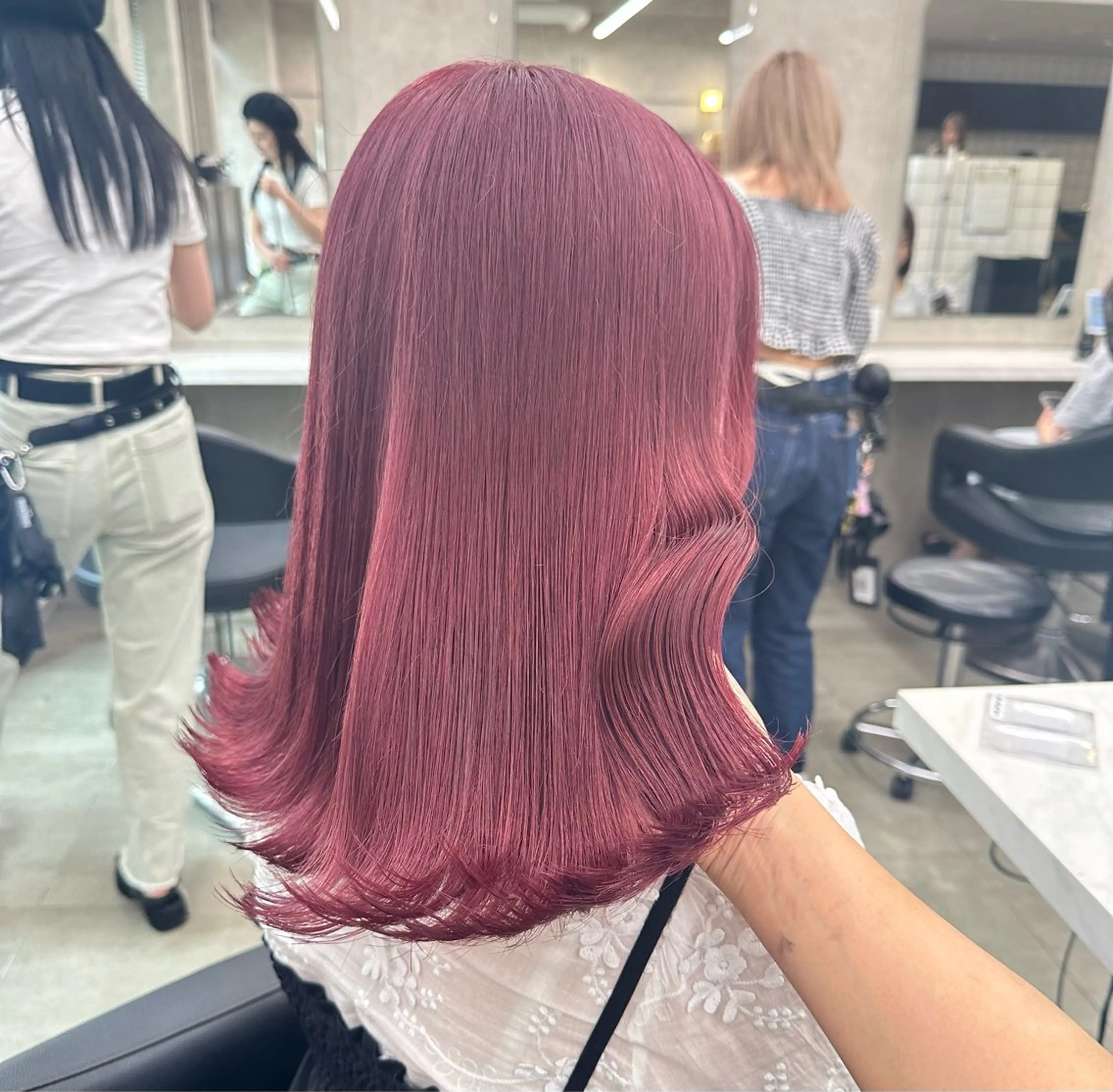 セミロング カラー ベージュカラー 黒髪 ブリーチ ブルーカラー ブルーブラック 🪞ハイトーン🪞 🤍waka🤍のヘアスタイル
