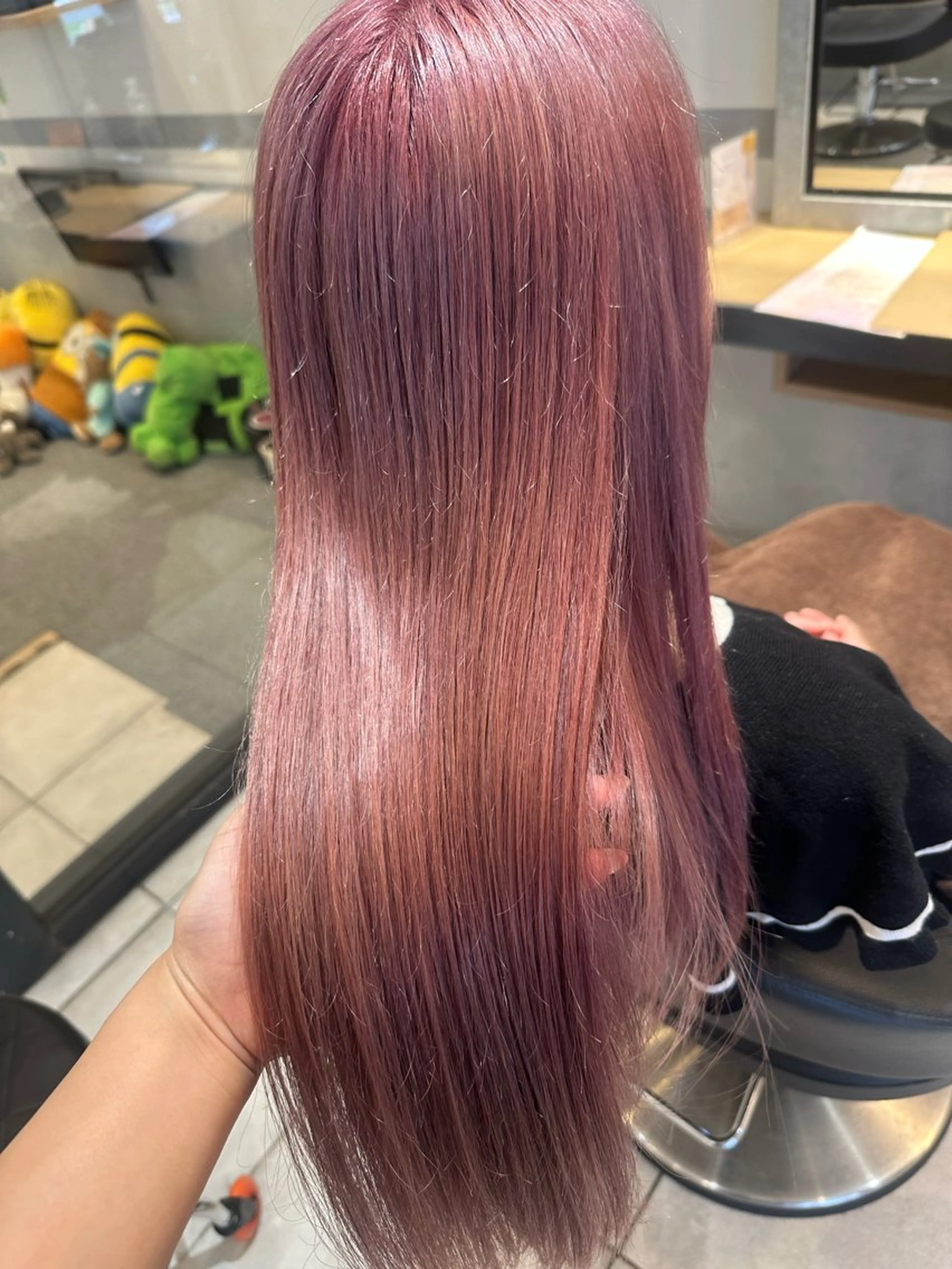 カラー ブリーチ ピンクカラー 福井 美夢のヘアスタイル
