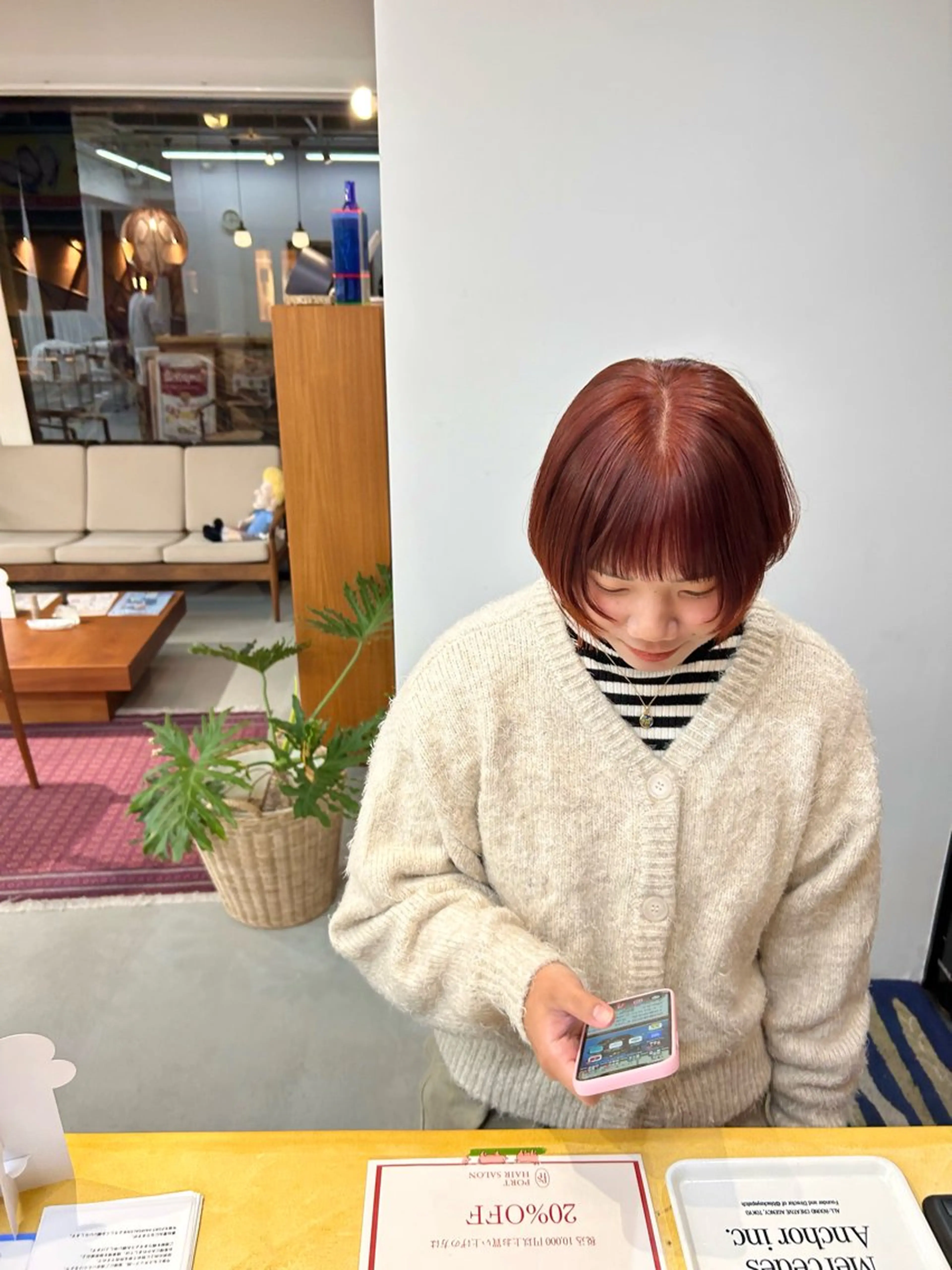 ショート カラー ブリーチ ダブルカラー ブリーチなしカラー ショートヘア ウルフカット 藤原 あかりのヘアスタイル
