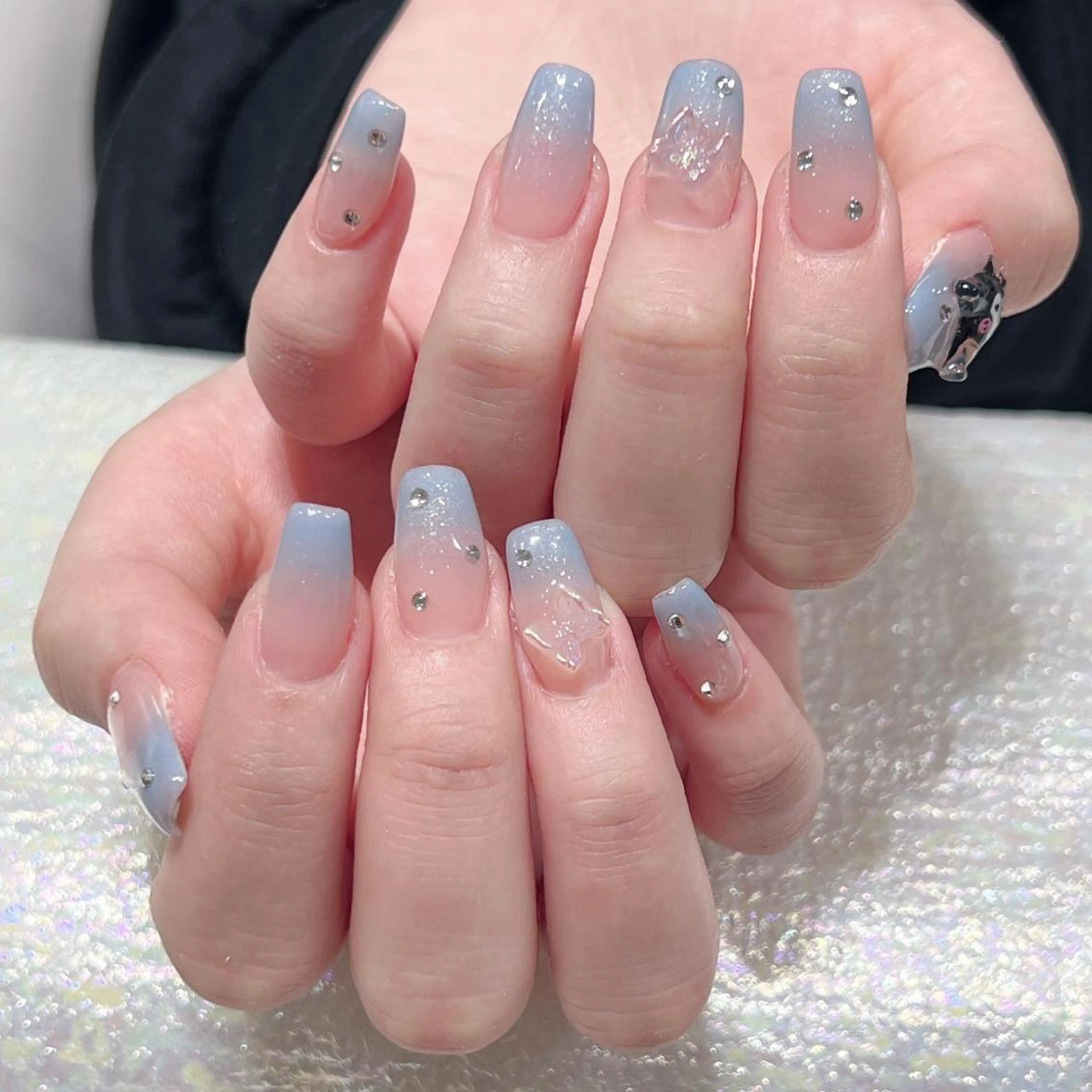ネイル アートネイル 長さ出し ネイルチップ Queens テイのネイルデザイン
