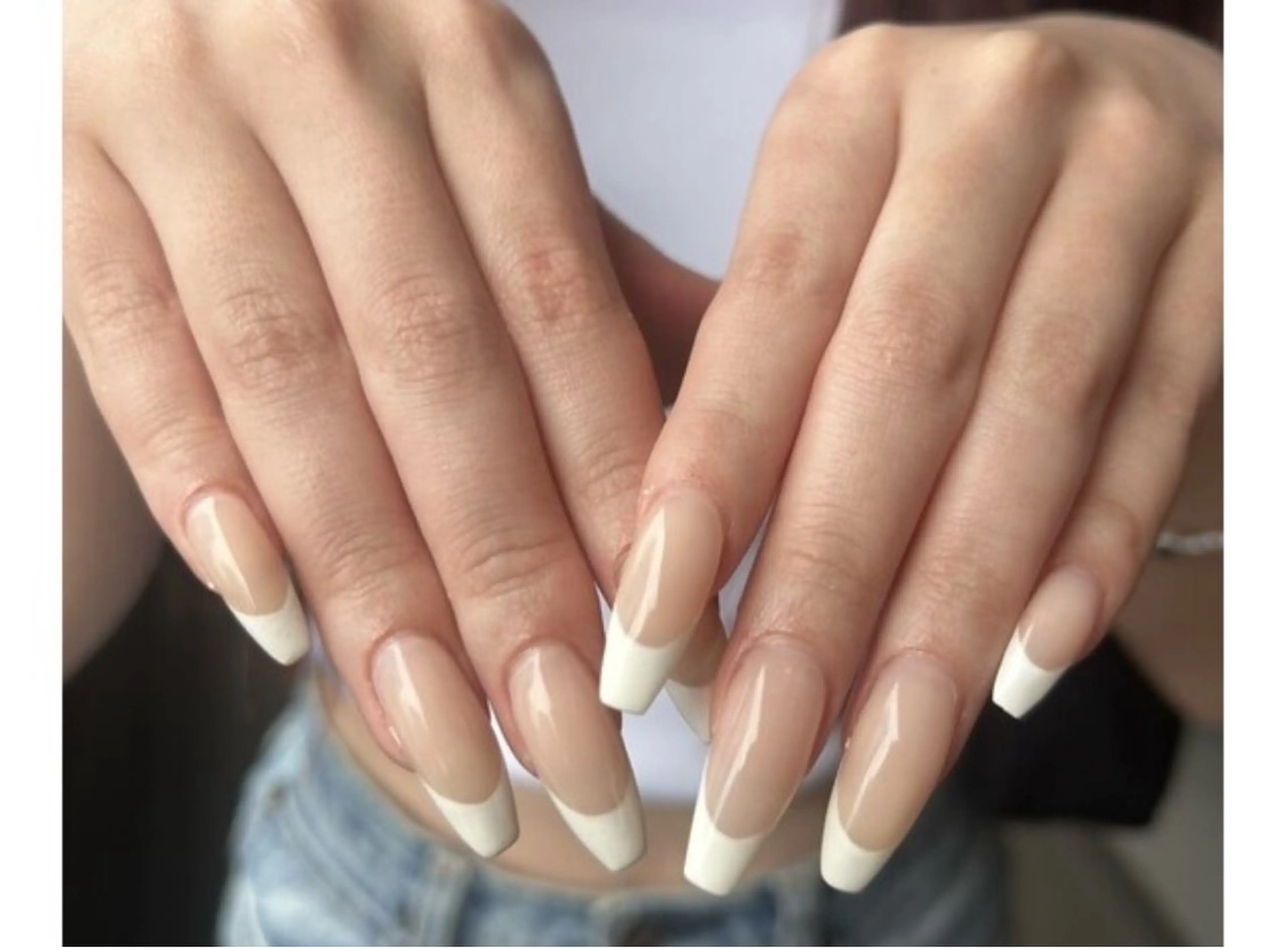 【自店･他店ソフトオフ無料💅】ジェルチップ＋フレンチ⟡.·の写真
