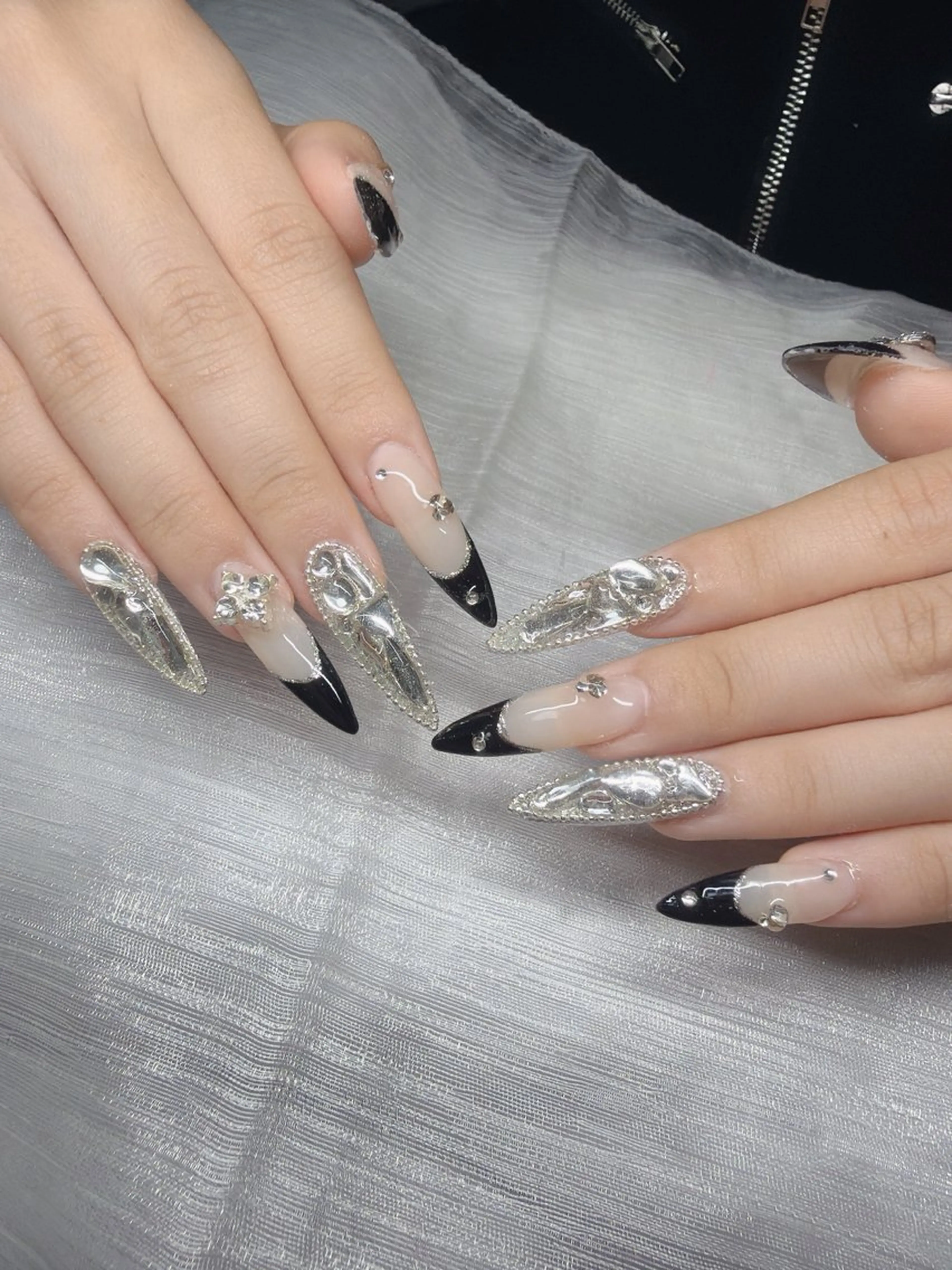 ネイル ハンドネイル Lee Nailsのネイルデザイン