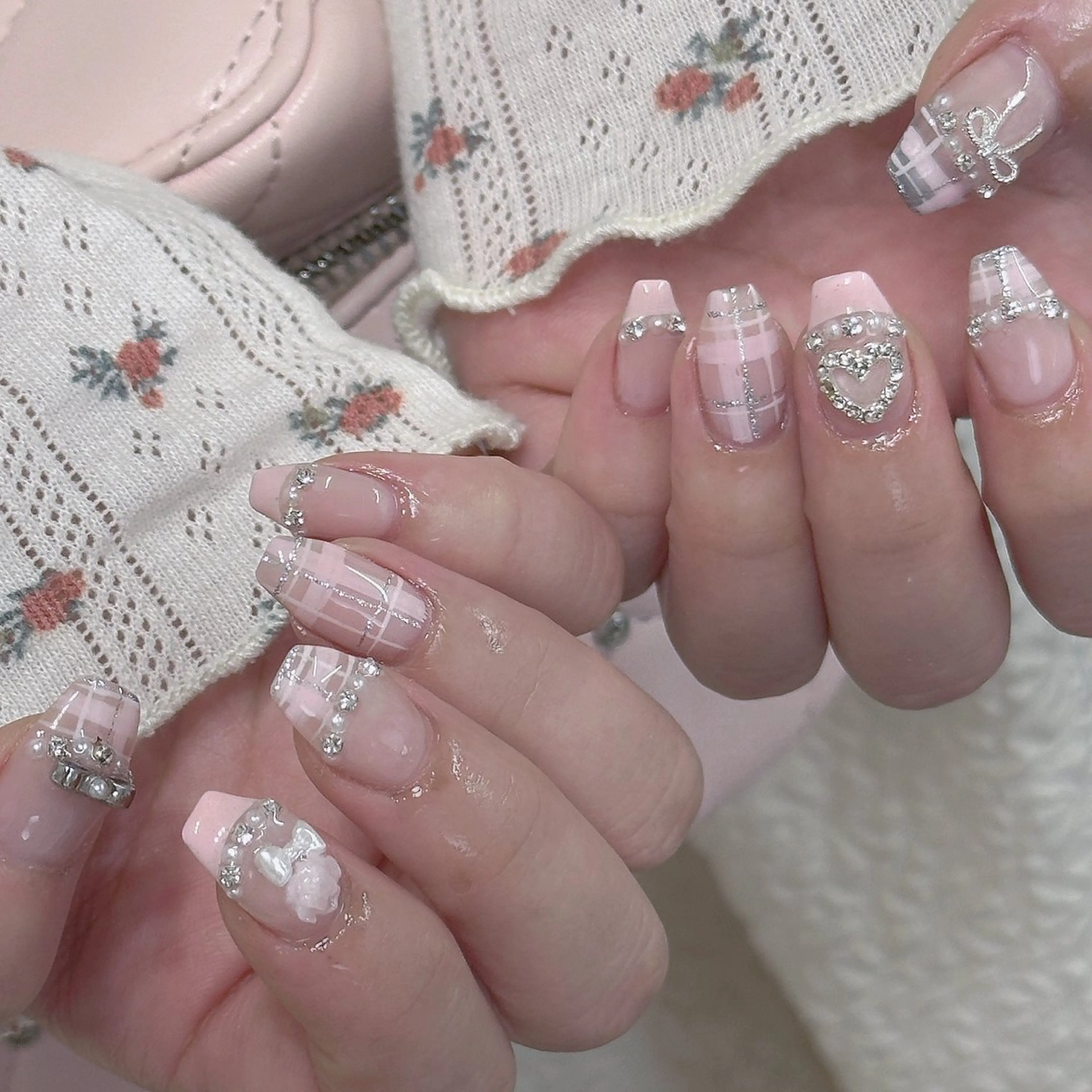 ネイル ハンドネイル 🩵ニヨ ネイル ☁️のネイルデザイン