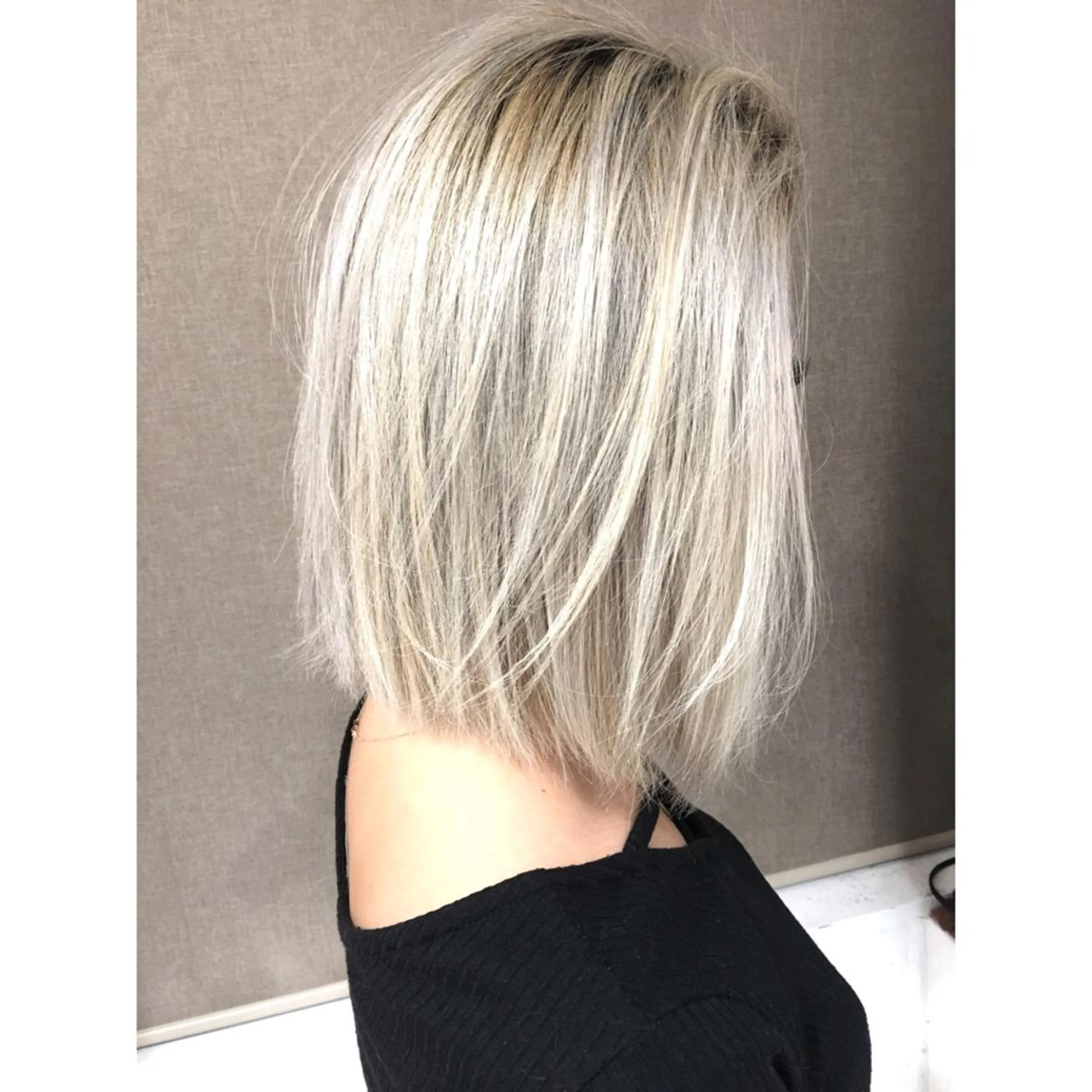 ショート カラー シルバー ヘアカラー トリートメント 井上 一平のヘアスタイル