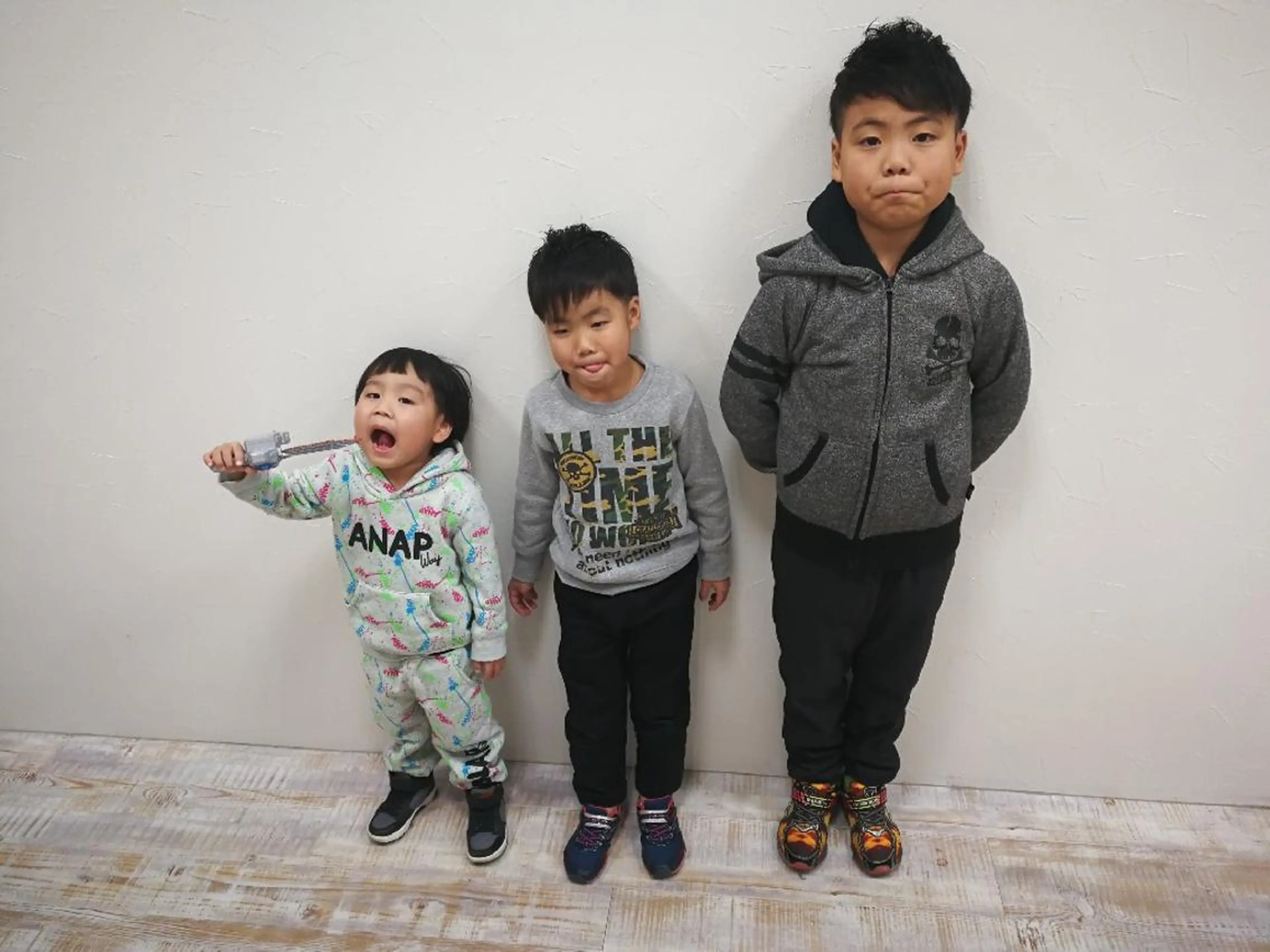 キッズ メンズ Aile所属・酸性ストレート／カラ ー/山下高明のヘアスタイル