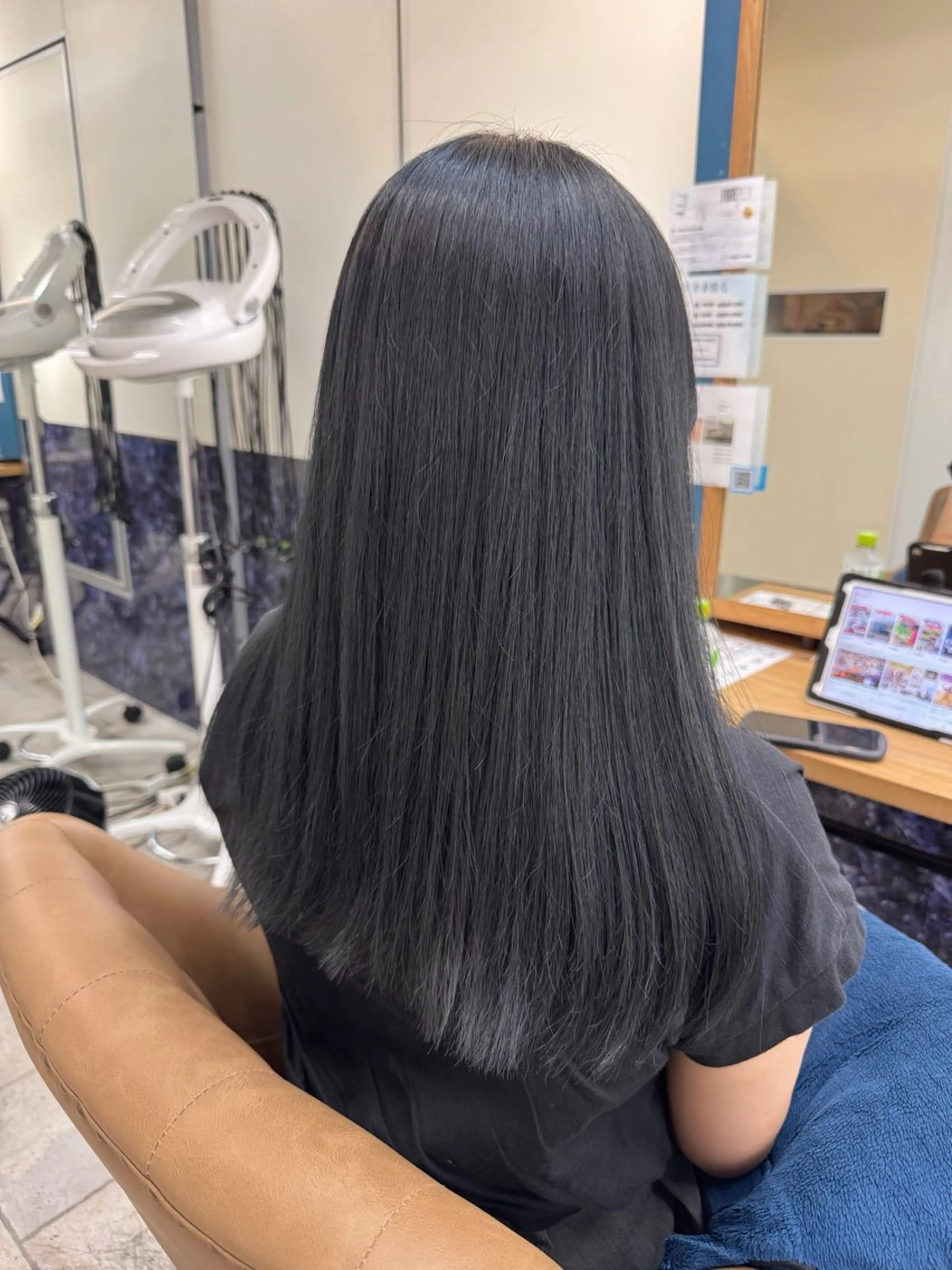 ロング カラー 黒髪 ブルーカラー ブルーブラック トリートメント ヘアカラー トリートメント 🍒新家 さくら🍒のヘアスタイル