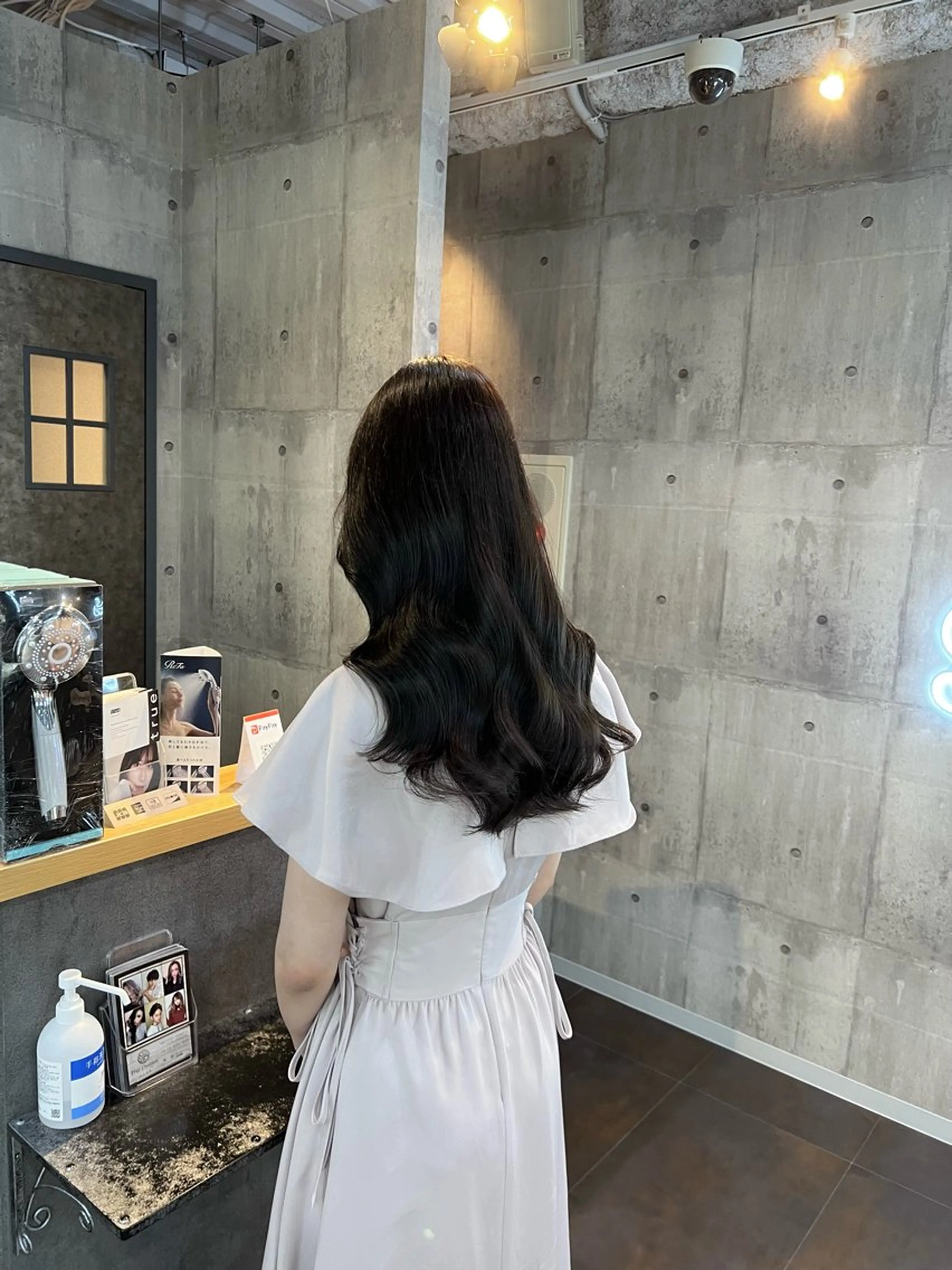 ロング 透明感ハイトーン カラー🦋🌧希咲のヘアスタイル