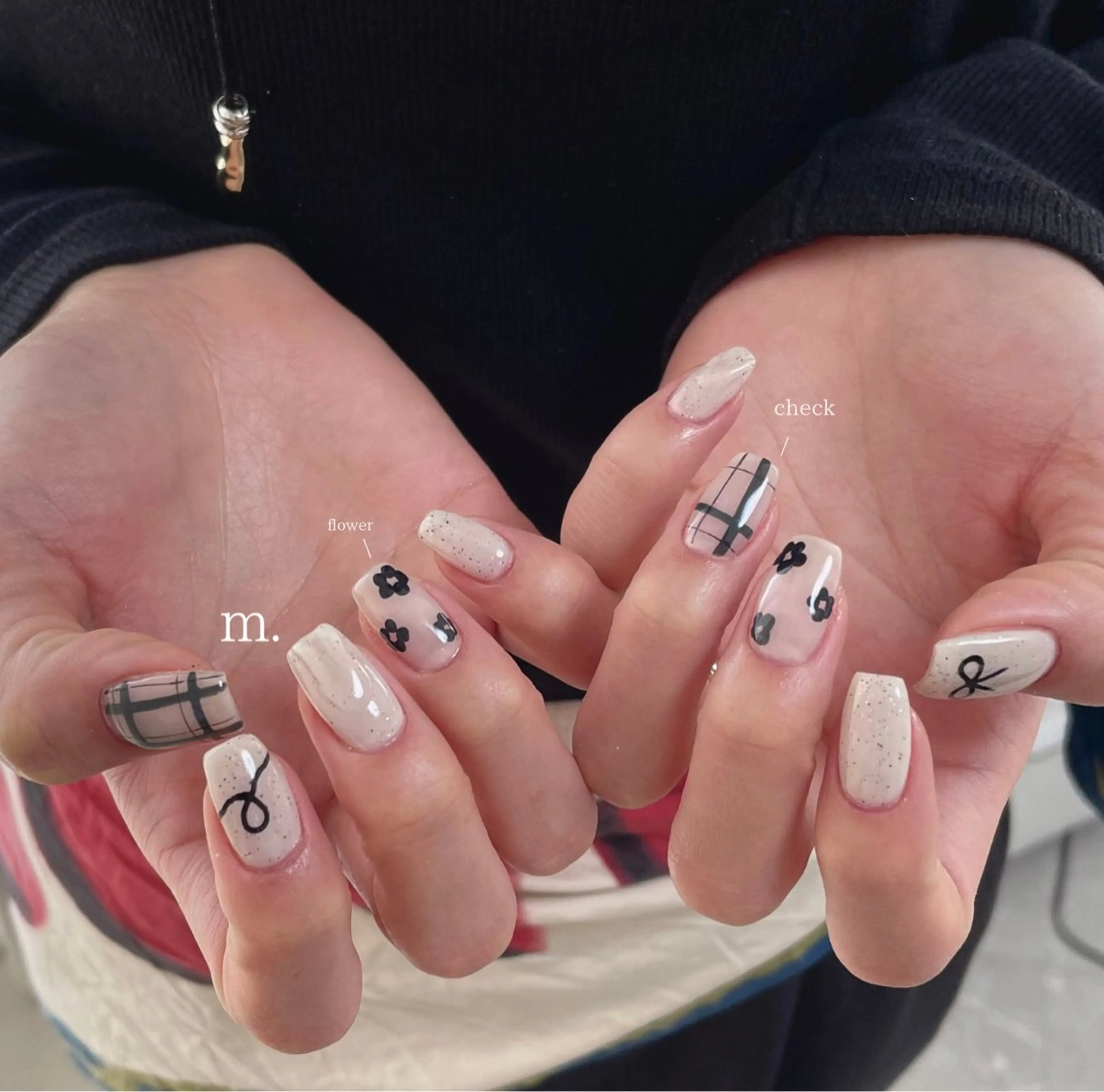 ネイル フラワーネイル 韓国ネイル リボン 冬ネイル クリスマス フットネイル m.nail salonのネイルデザイン