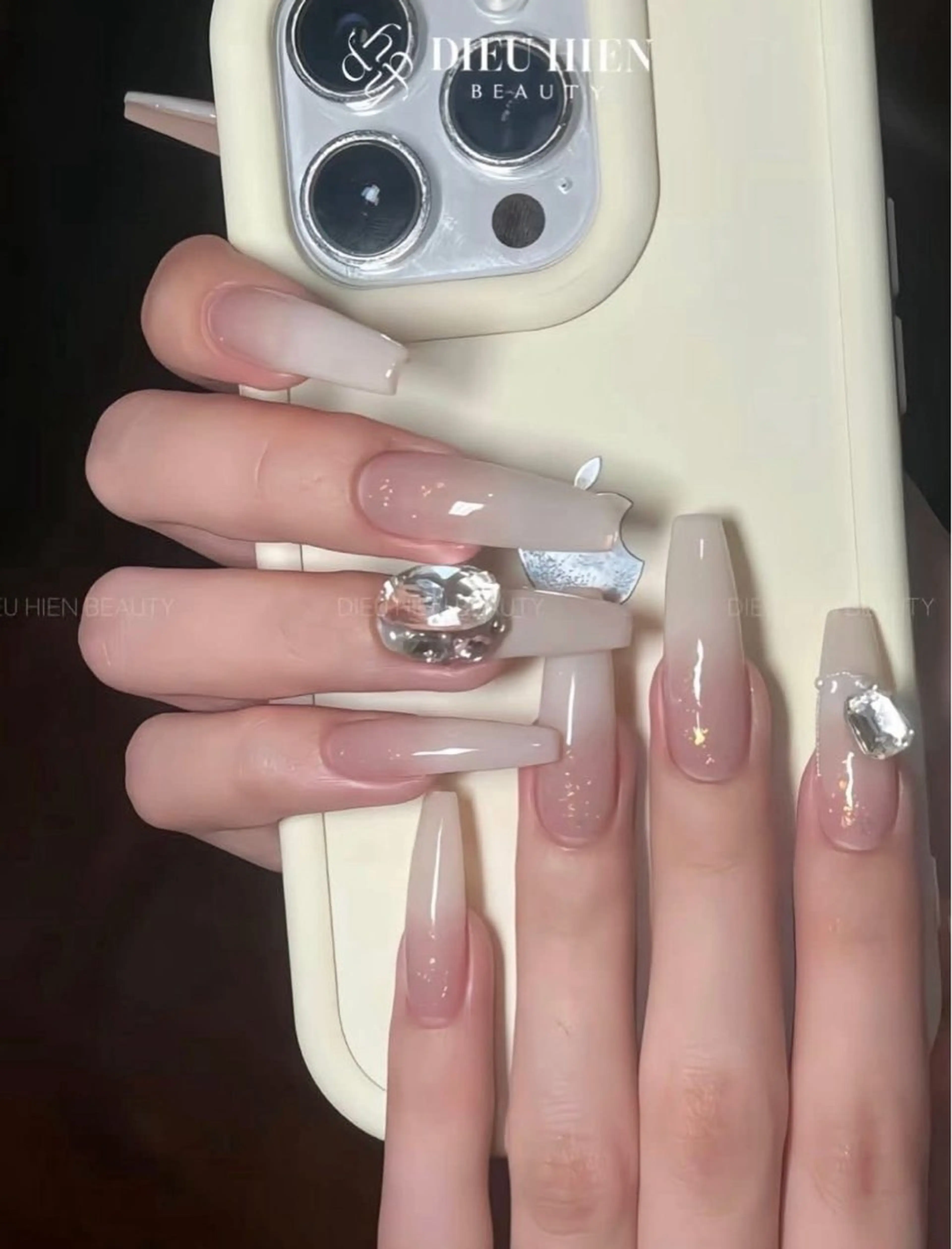 ネイル 韓国ネイル 持ち込み ニュアンスネイル ネイルチップ ハンドネイル Rose Ana.Chuoのネイルデザイン