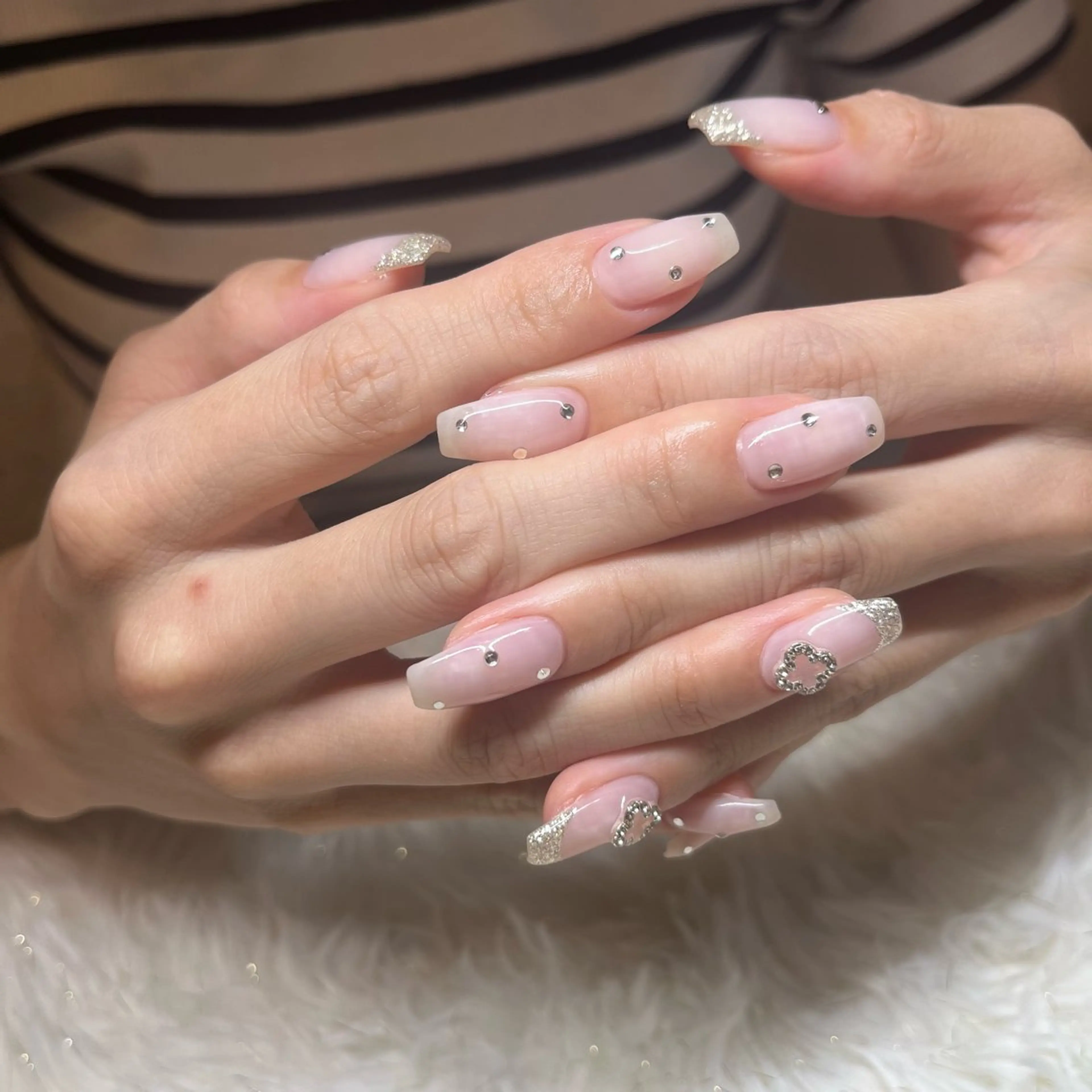 ネイル ハンドネイル NORA nail UMEDAのネイルデザイン