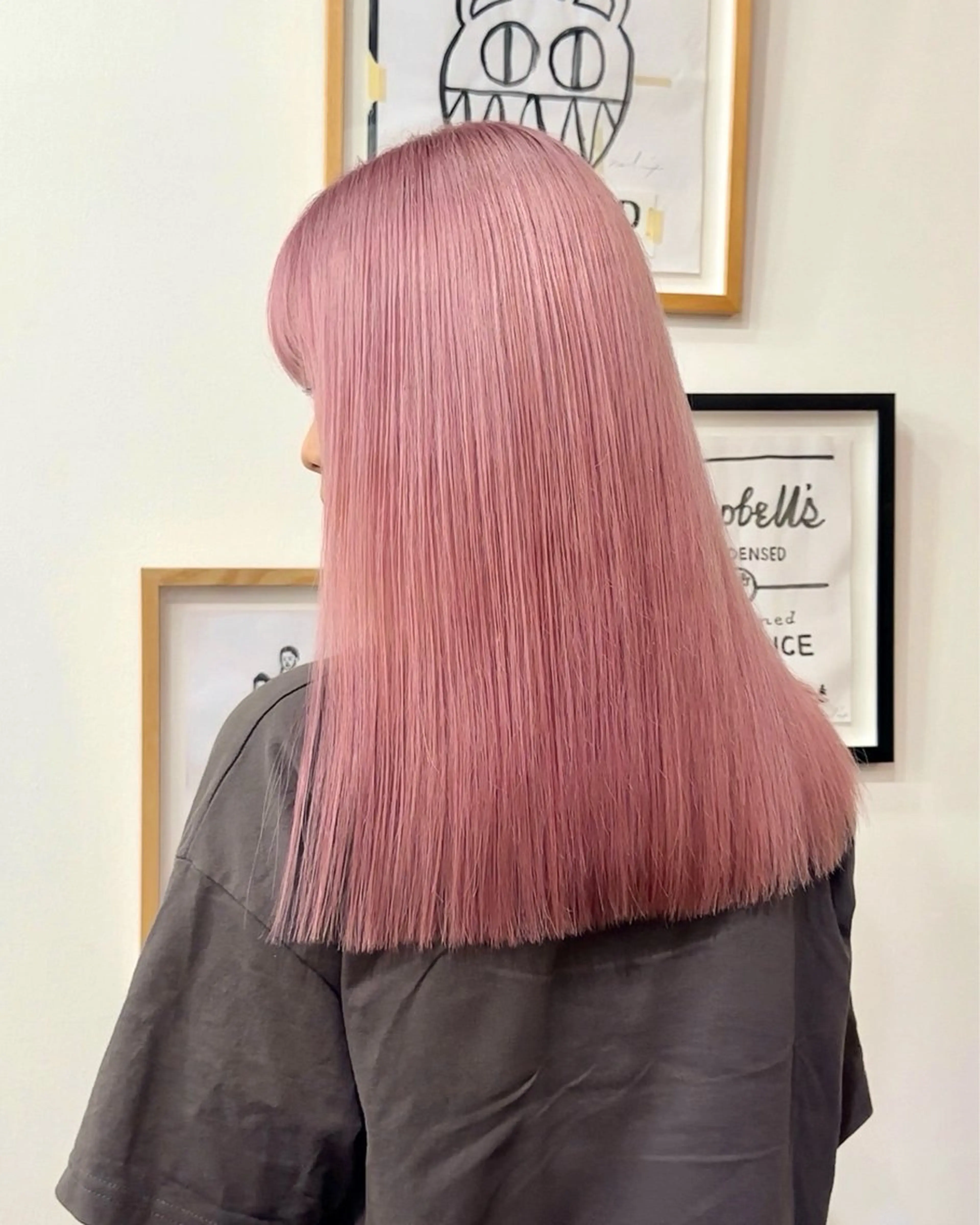 ロング カラー ピンクカラー 磯　亜由香 🌷ブリーチのヘアスタイル