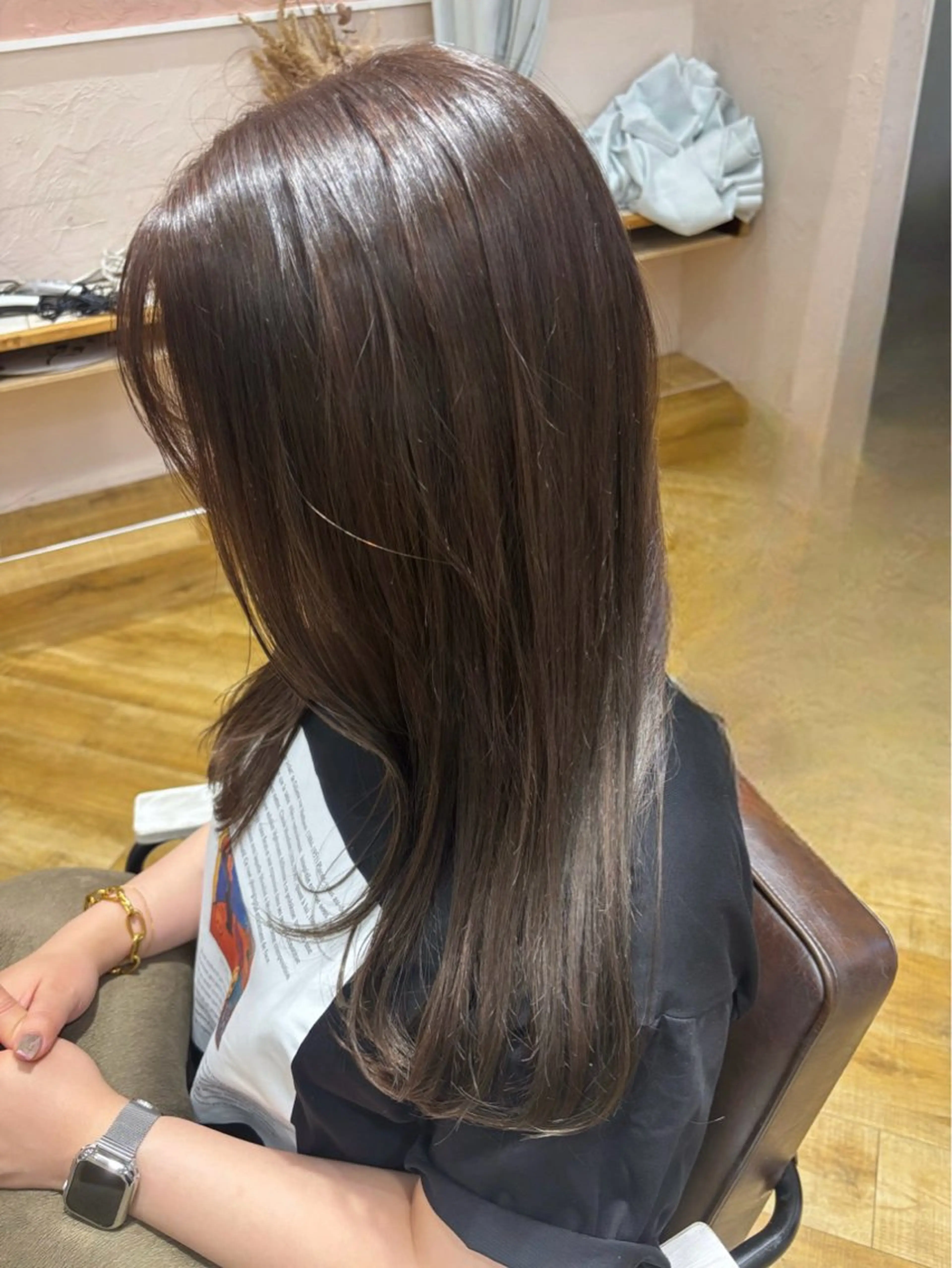 ロング カット ヘアカラー 森 明日希のヘアスタイル