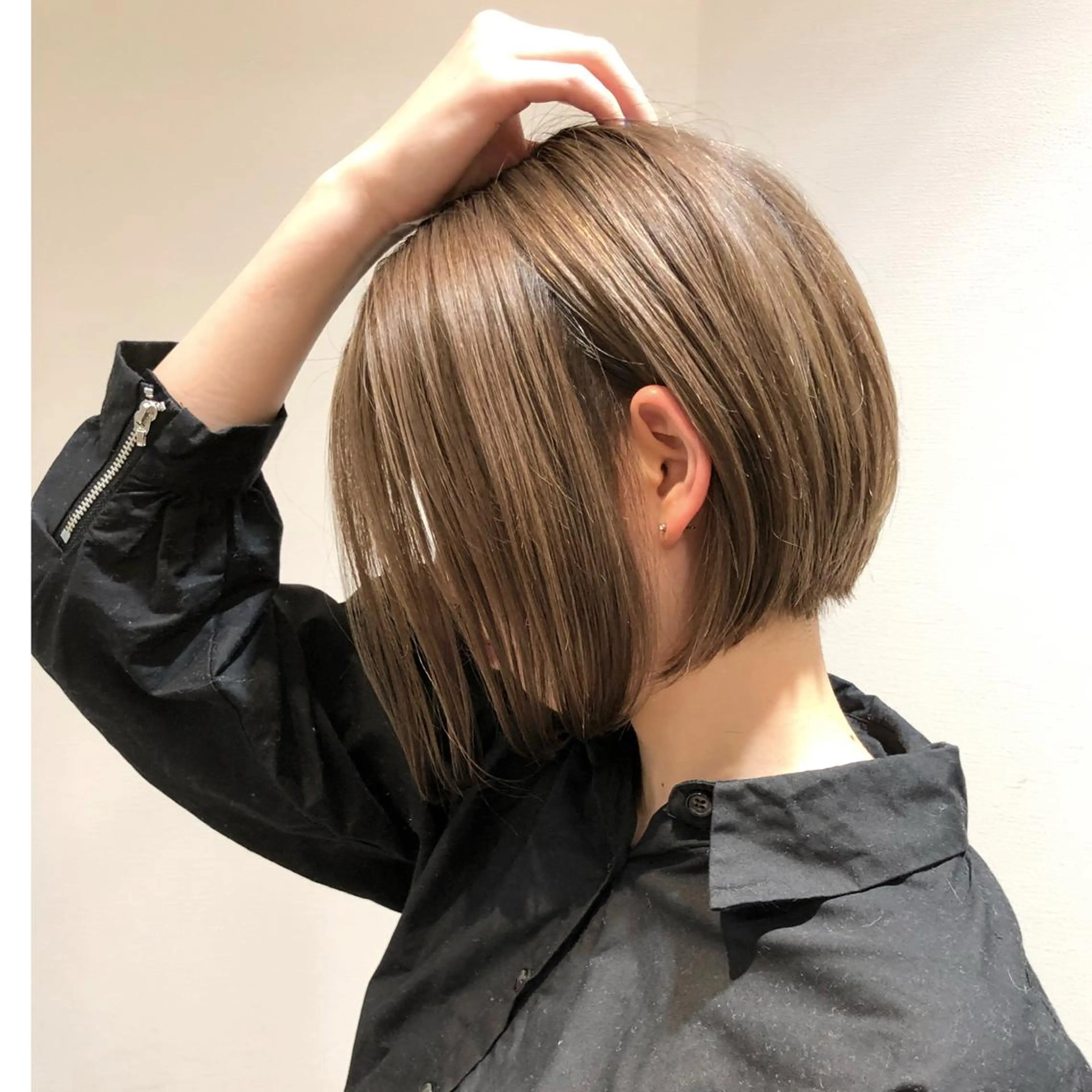 ショート カラー ベージュカラー ボブ ディレクター ノナカのヘアスタイル