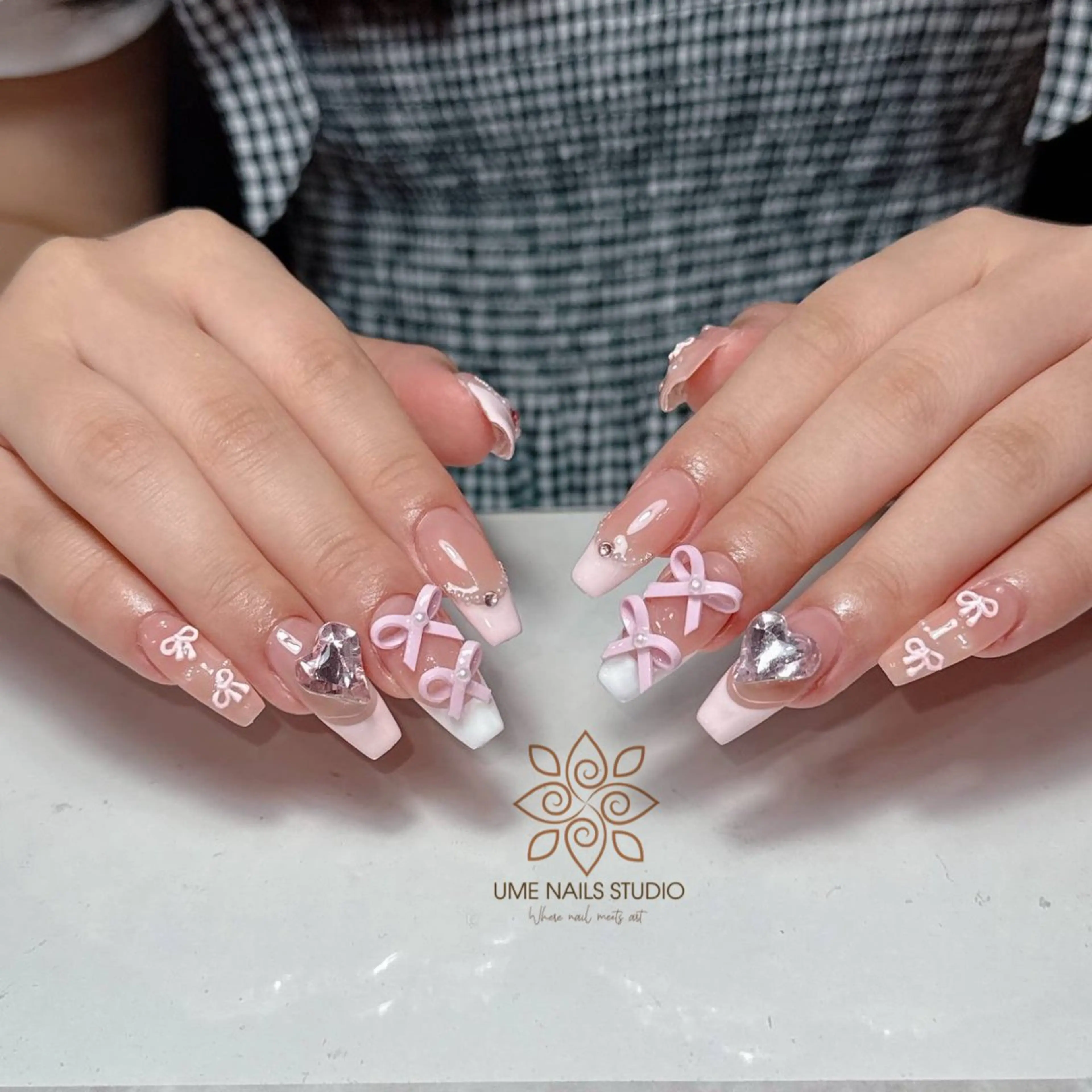 ネイル チークネイル クリアネイル ガーリー キラキラネイル 韓国ネイル ハンドネイル Ume Nail Studioのネイルデザイン