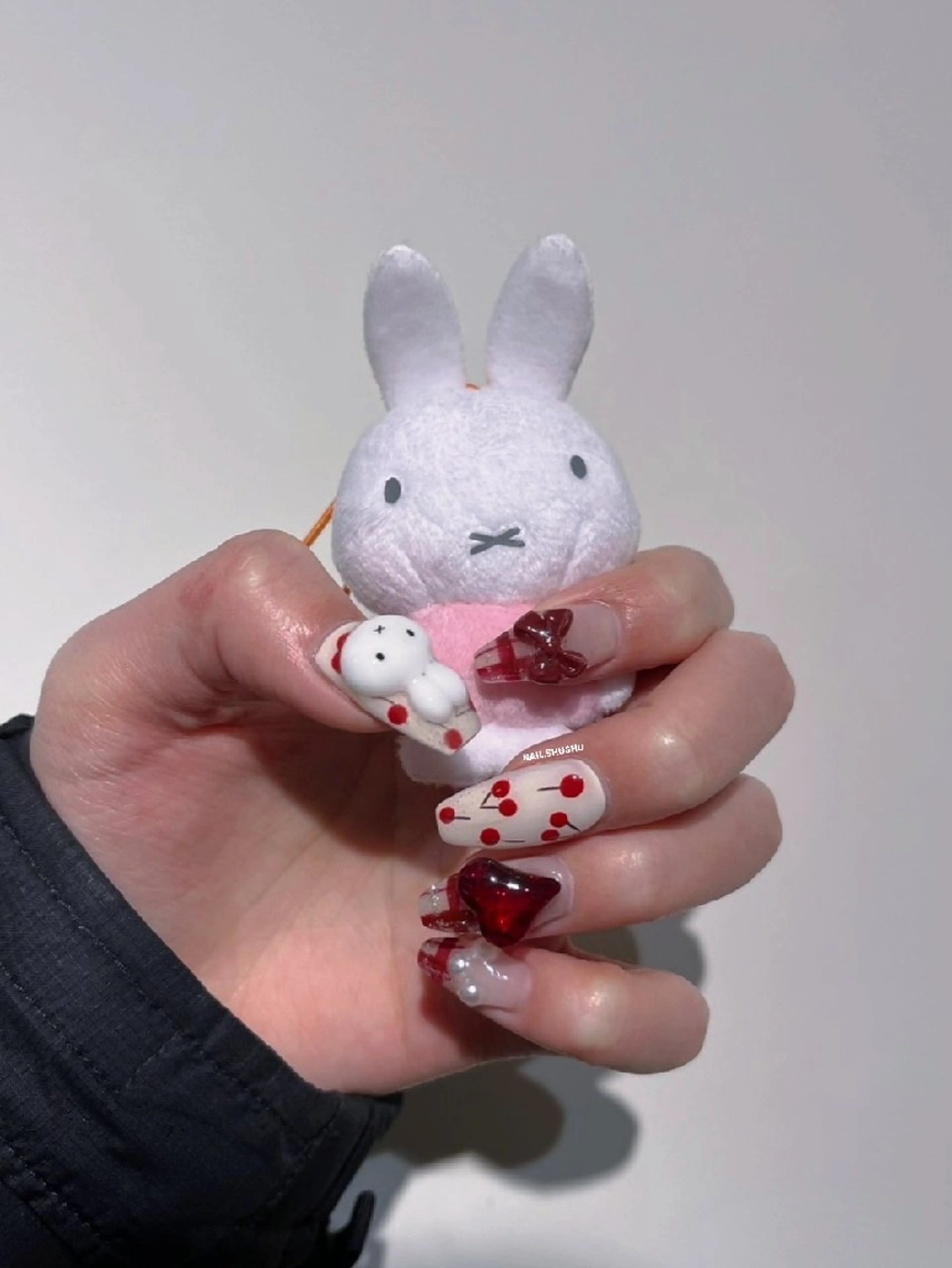 ネイル ハンドネイル 3dパーツ/流行り 👧shushu❤️のネイルデザイン