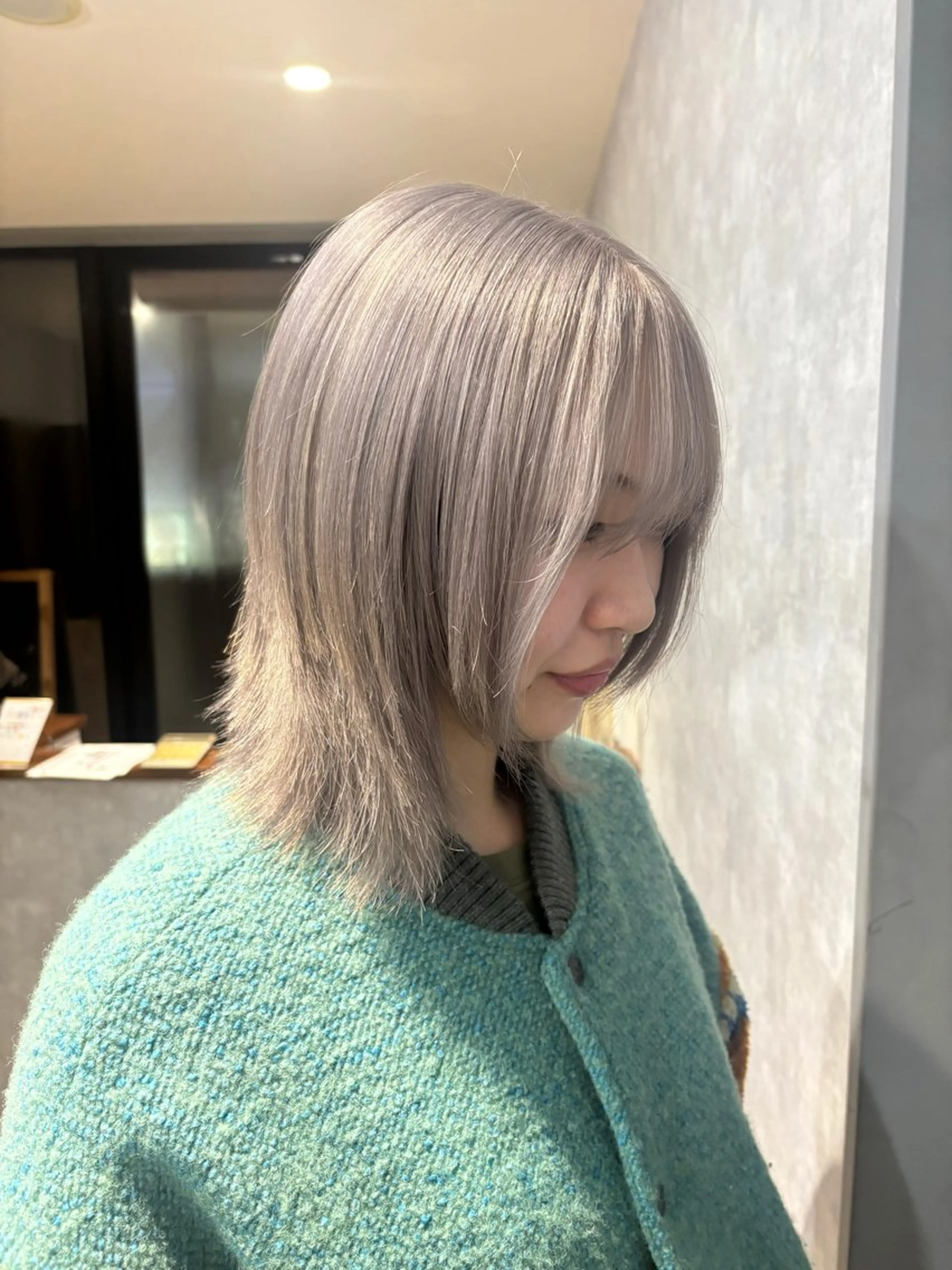 ミディアム カット ヘアカラー トリートメント 🌐NATSUMI 🌐【寒色カラー】のヘアスタイル