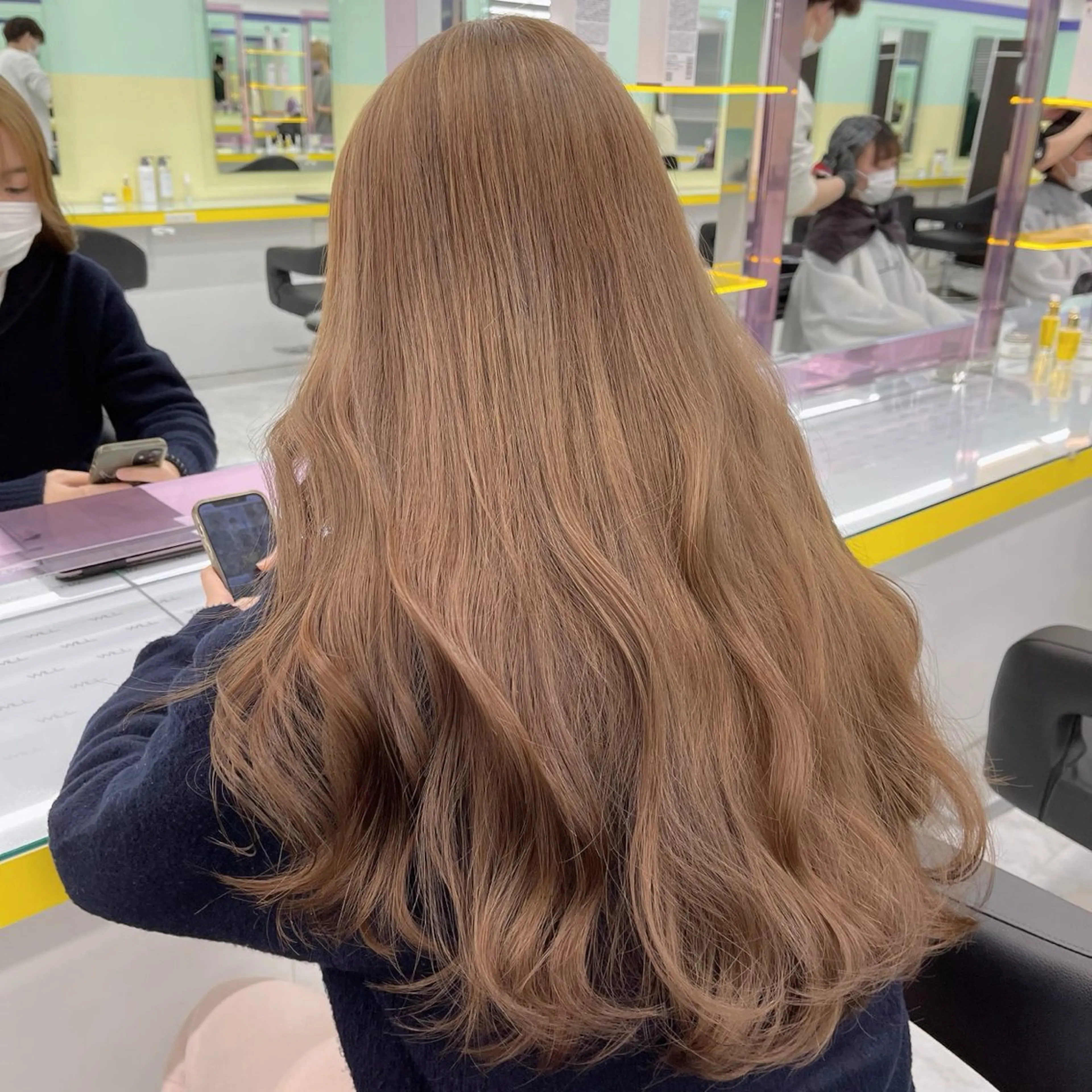 ロング カラー カット ヘアカラー トリートメント ハイトーンカラー 🦄レイヤーカットのヘアスタイル