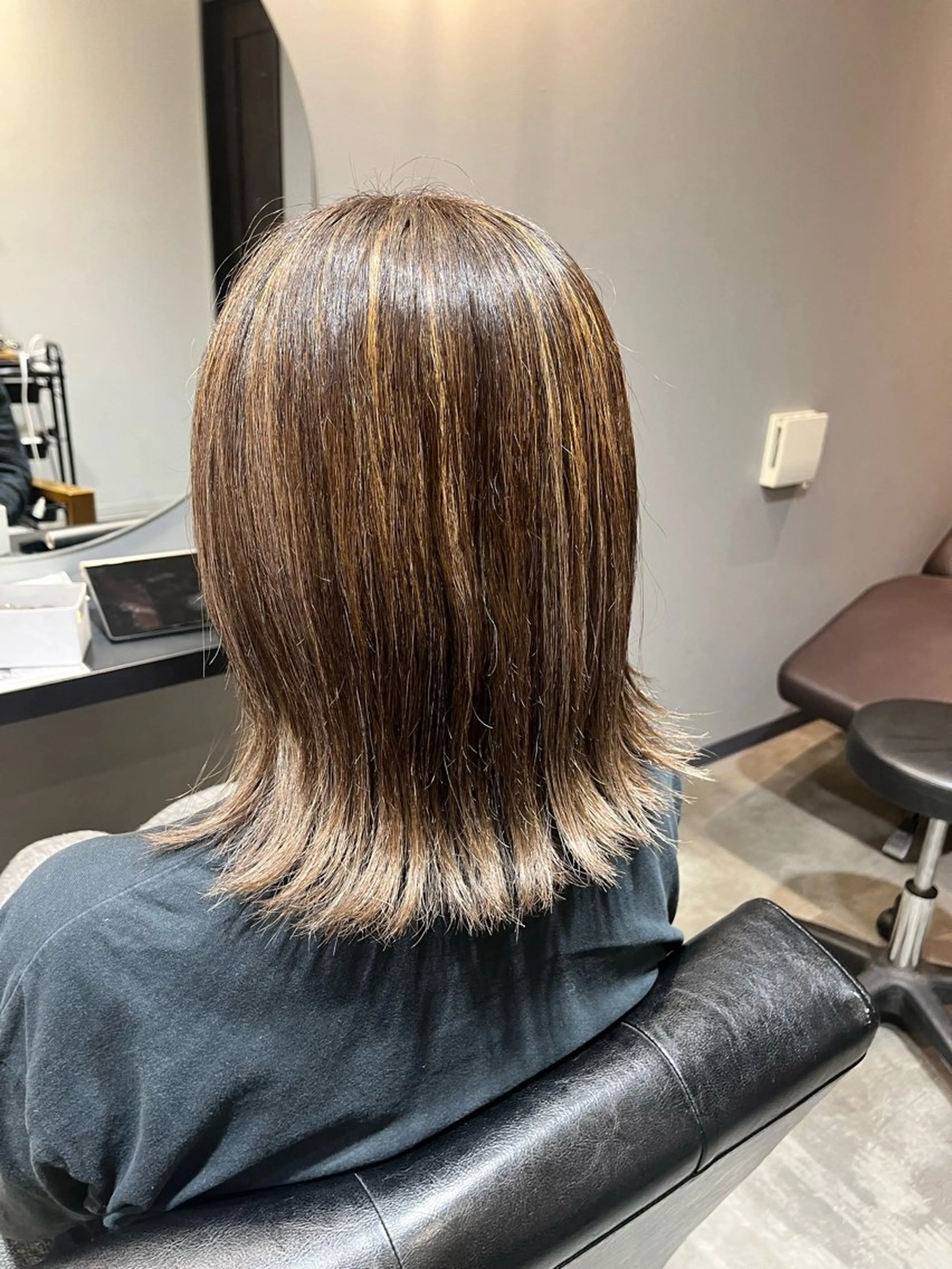 ミディアム ヘアカラー 小堀 いぶきのヘアスタイル
