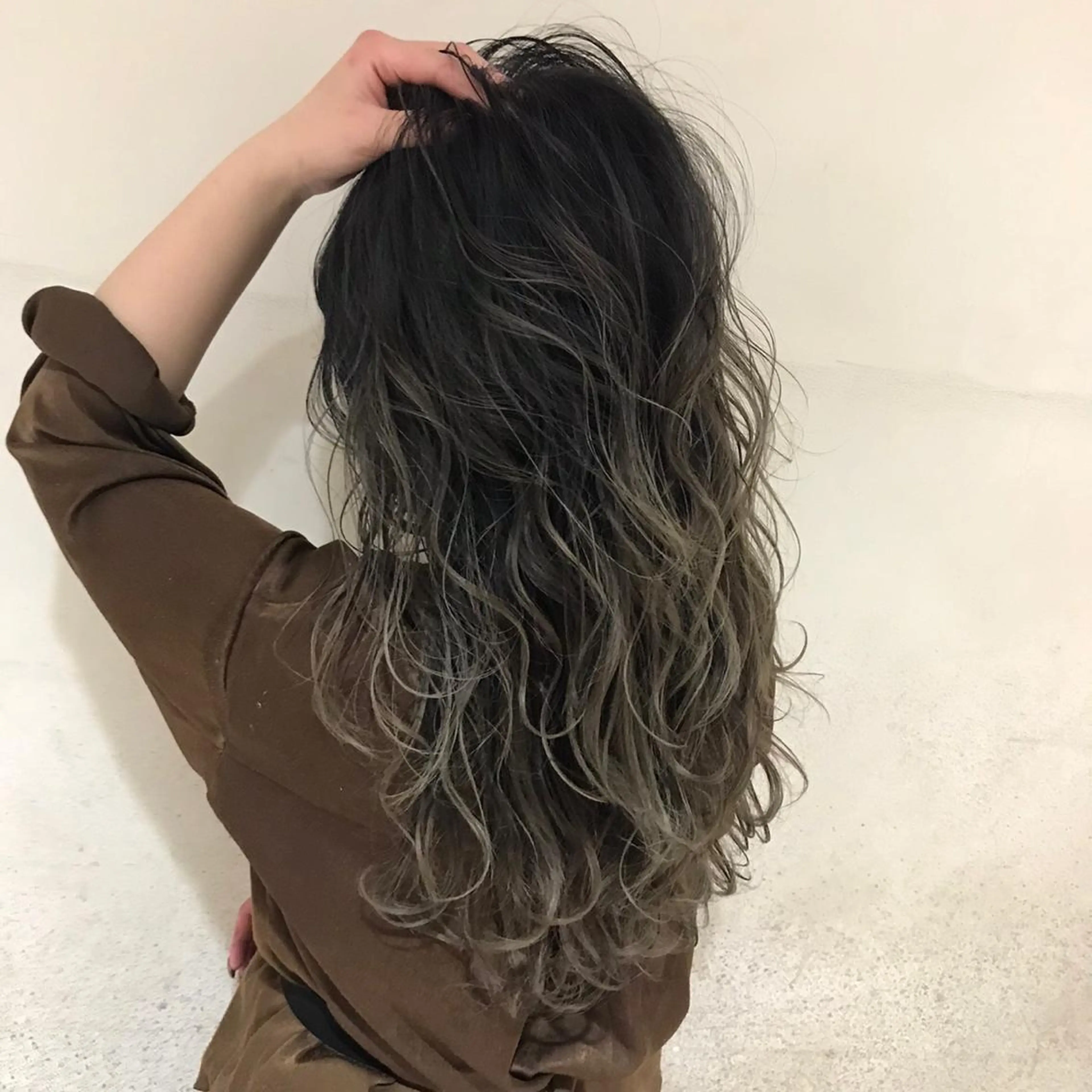 ロング カラー ハイライトカラー ハイライト 黒田 菜結のヘアスタイル