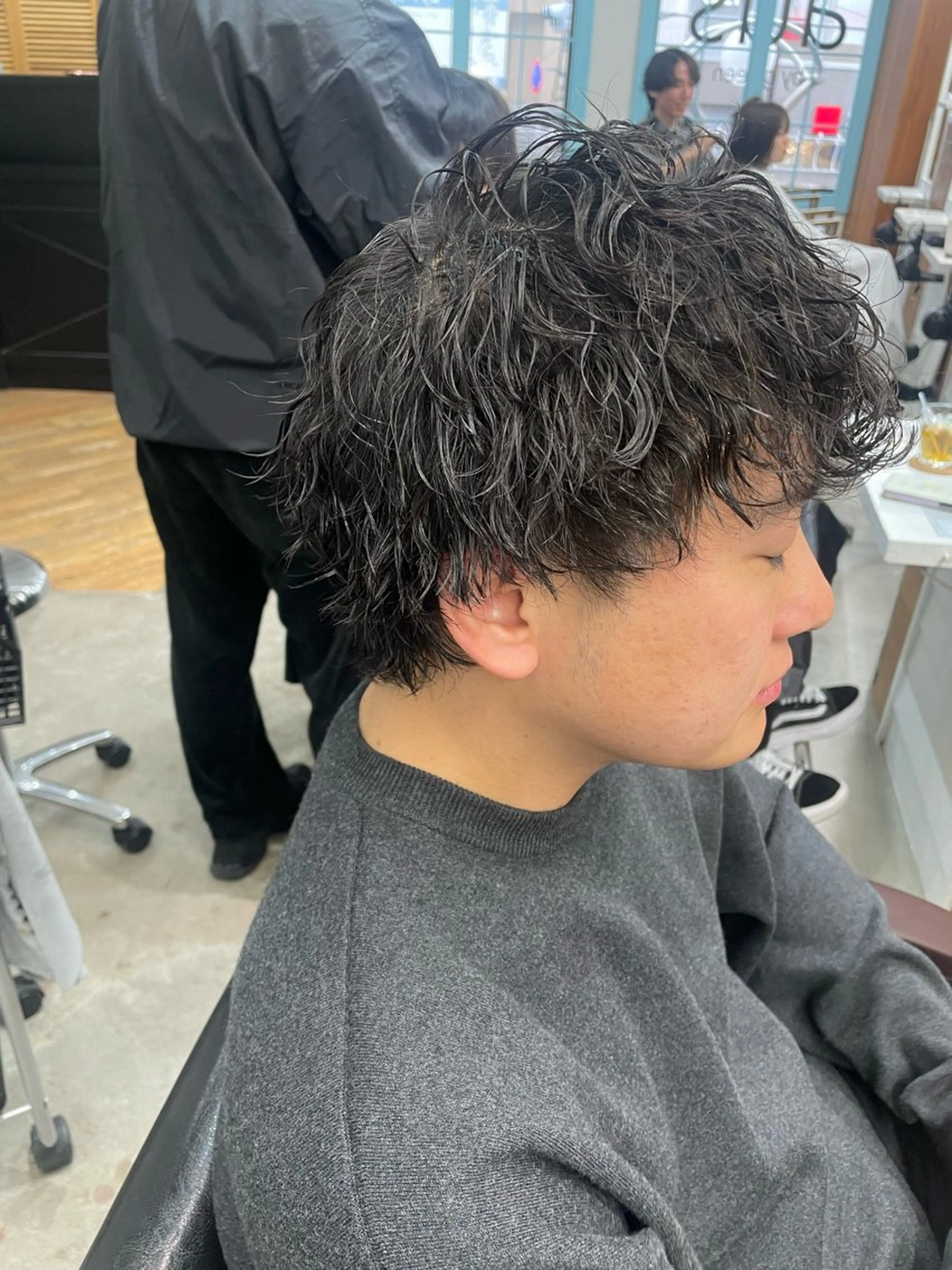 ミディアム パーマ メンズ RIN／韓国ヘア レイヤーカットのヘアスタイル