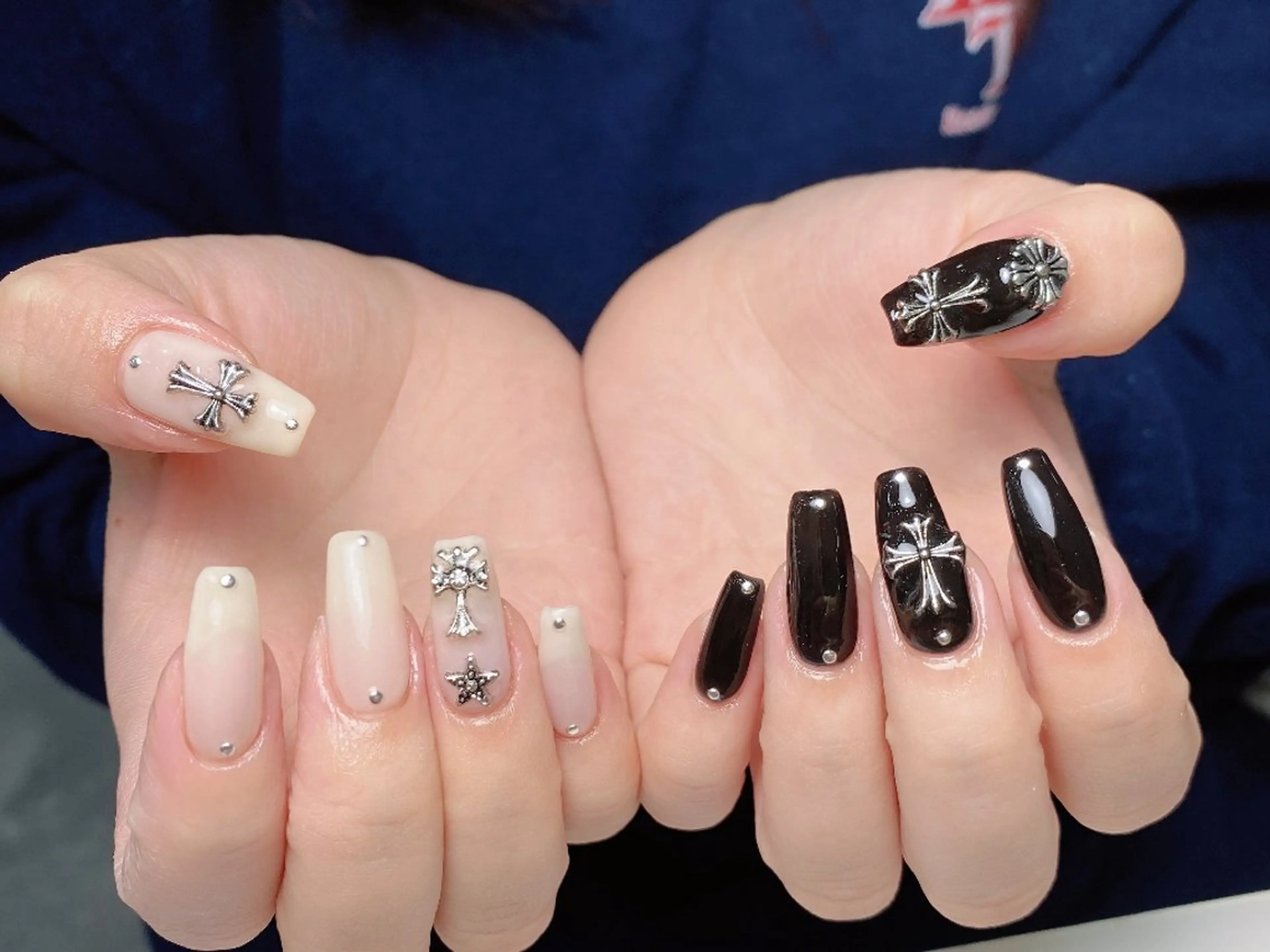 ネイル チークネイル フレンチネイル ジェルネイル ガーリー キラキラネイル ハンドネイル UM Nail Salonのネイルデザイン