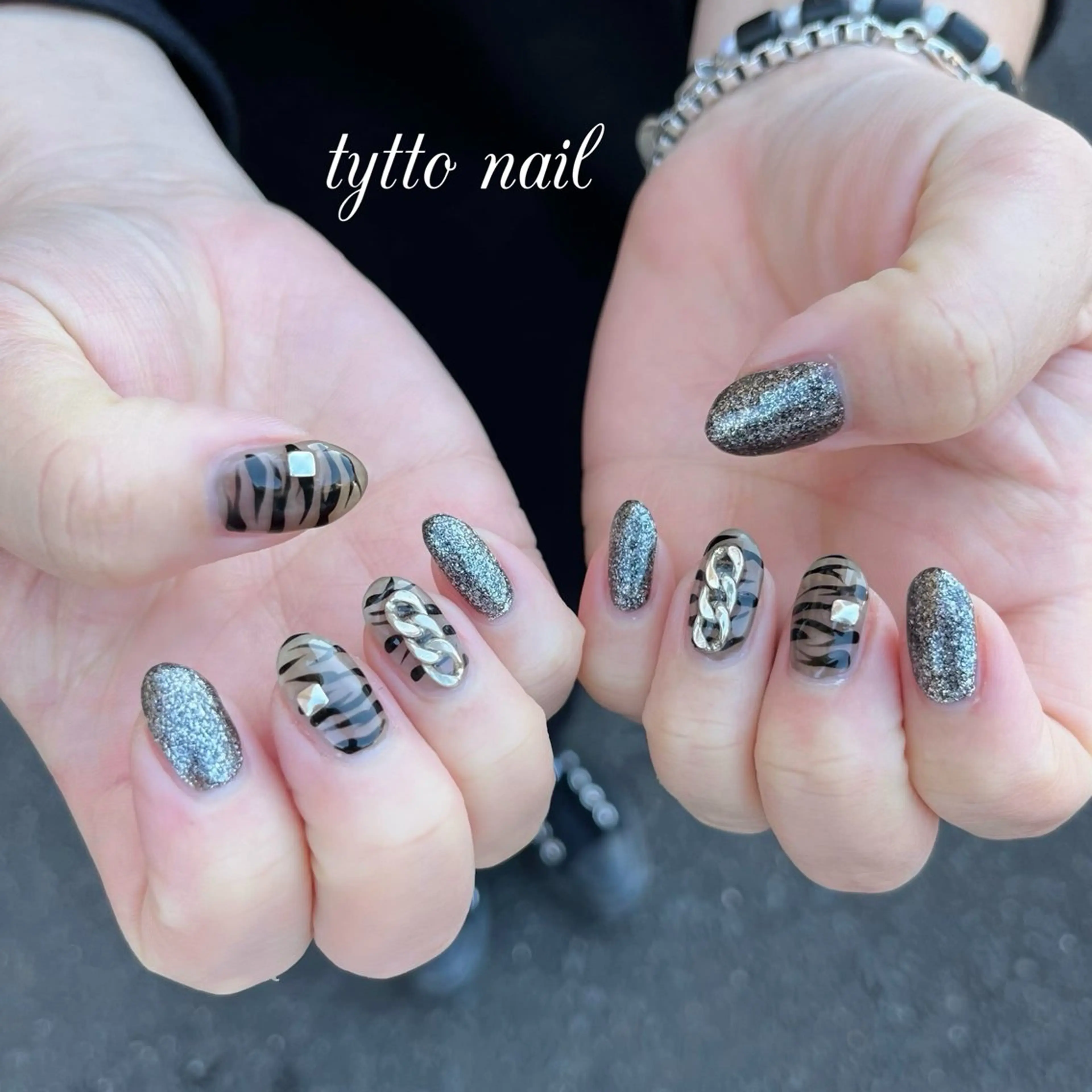 ネイル アニマル柄 オフィスネイル シルバー ハンドネイル tytto nail ❤︎‪‪eri‪‪のネイルデザイン