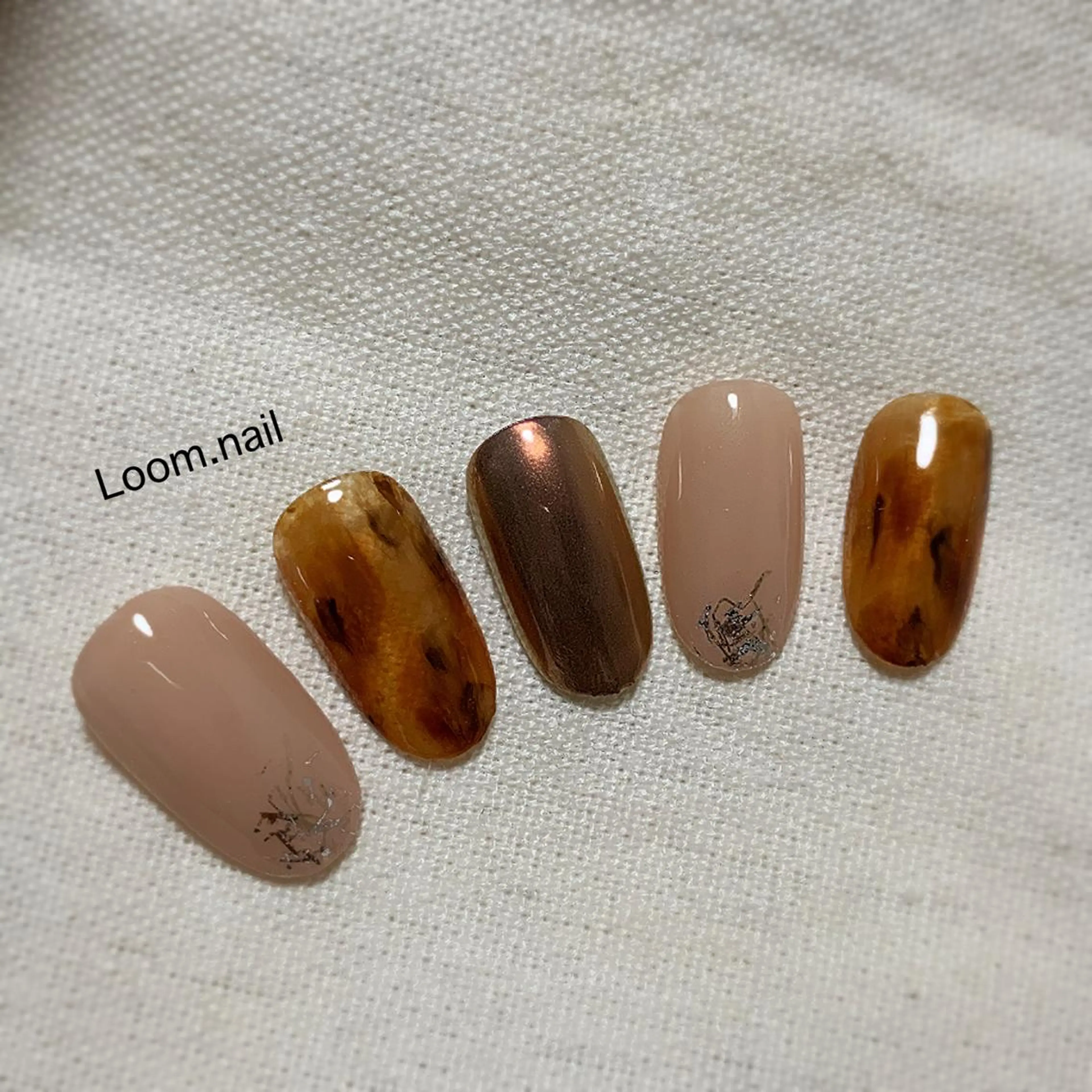 ネイル べっ甲ネイル Loom所属・hrd manamiのネイルデザイン