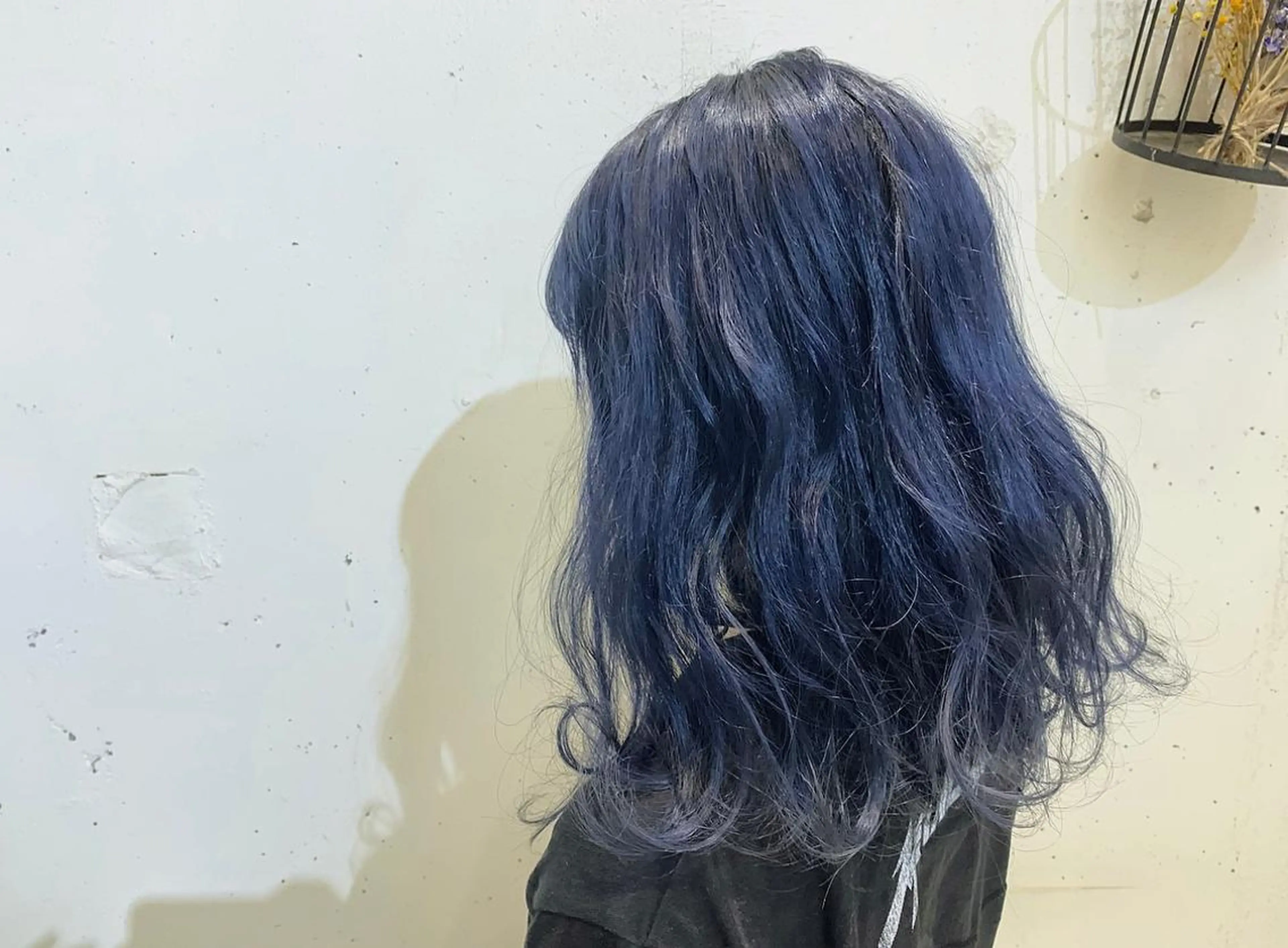 ミディアム カラー ブリーチ ブルーカラー ヘアカラー たかいわ みきのヘアスタイル
