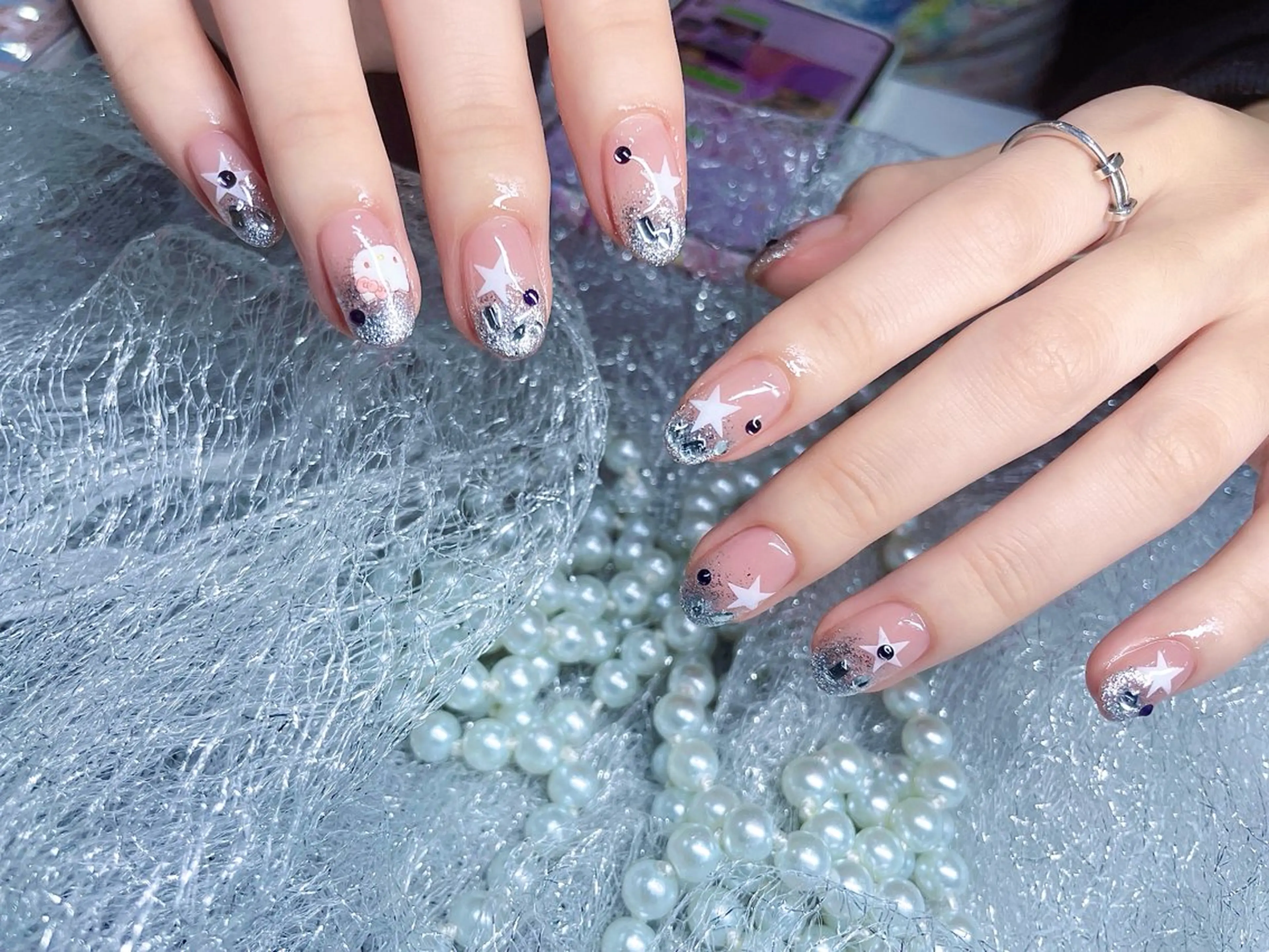 ネイル 長さ出し フットネイル フレンチネイル ジェルネイル ガラスフレンチ ハンドネイル ハンドケア Best Nail池袋東口店のネイルデザイン